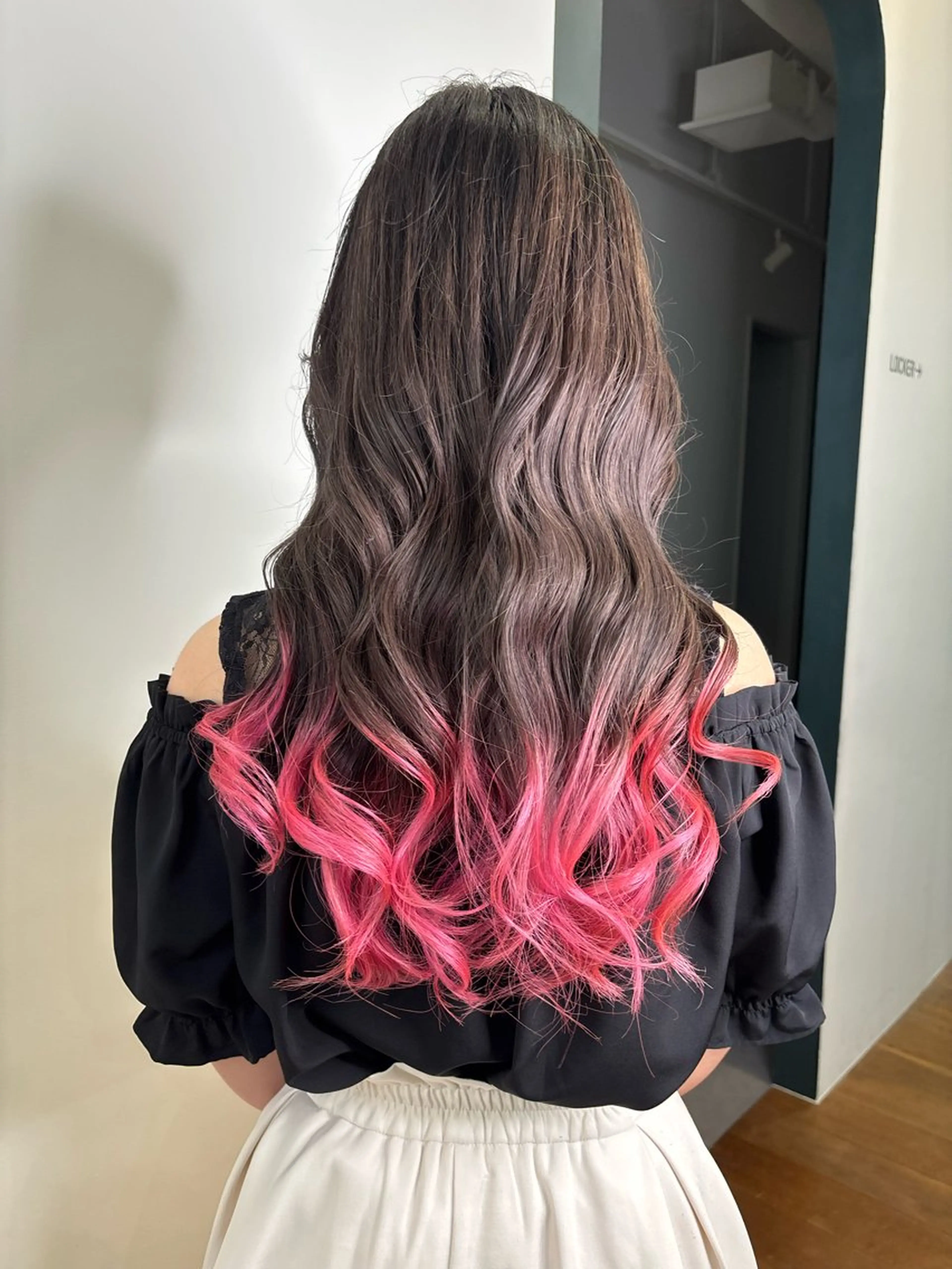 期間限定イメチェンに💞裾カラー❤️‍🔥（ブリーチあり） ＋うるおいトリートメント🫧 ＋ 簡単コテ巻きヘアセット💫の写真