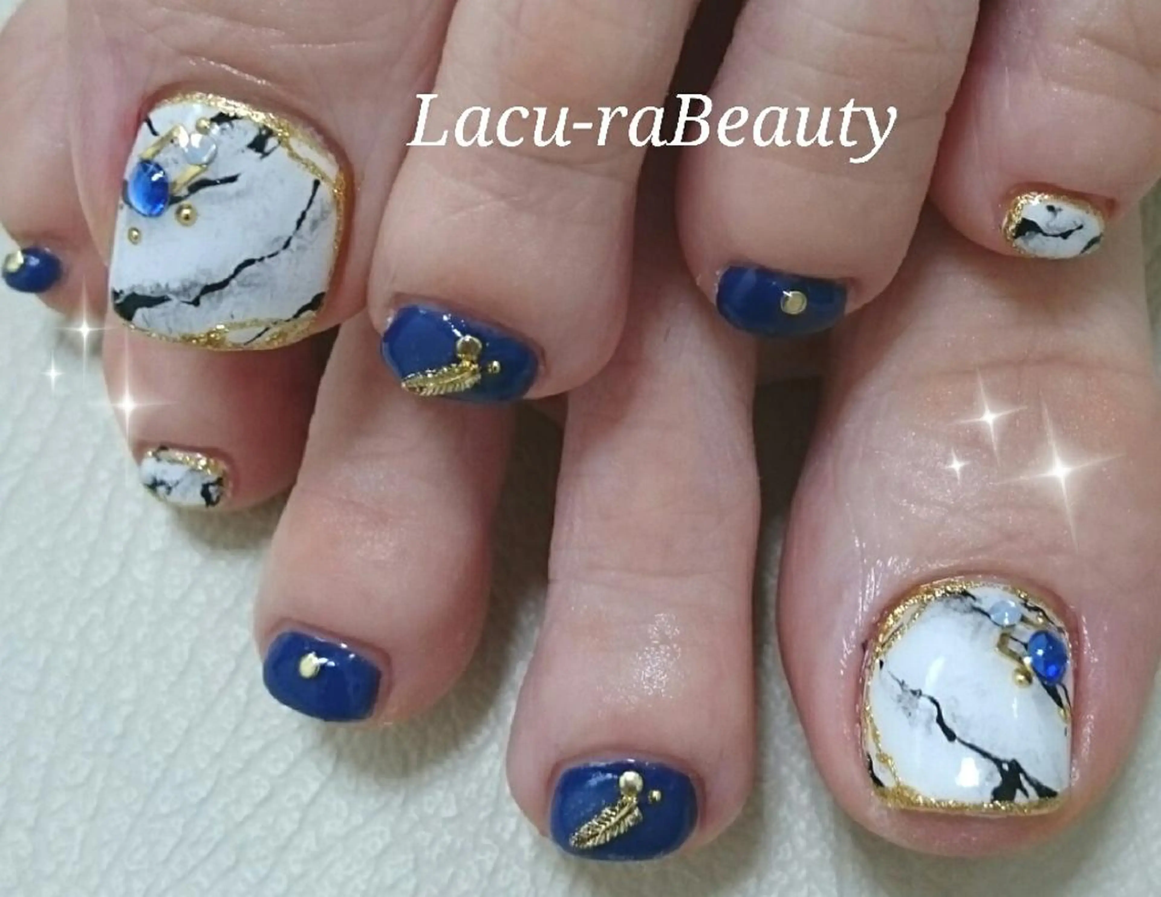 ネイル アートネイル フットネイル 小顔と腸の専門店 ラクーラビューティのエステ・リラクイメージ