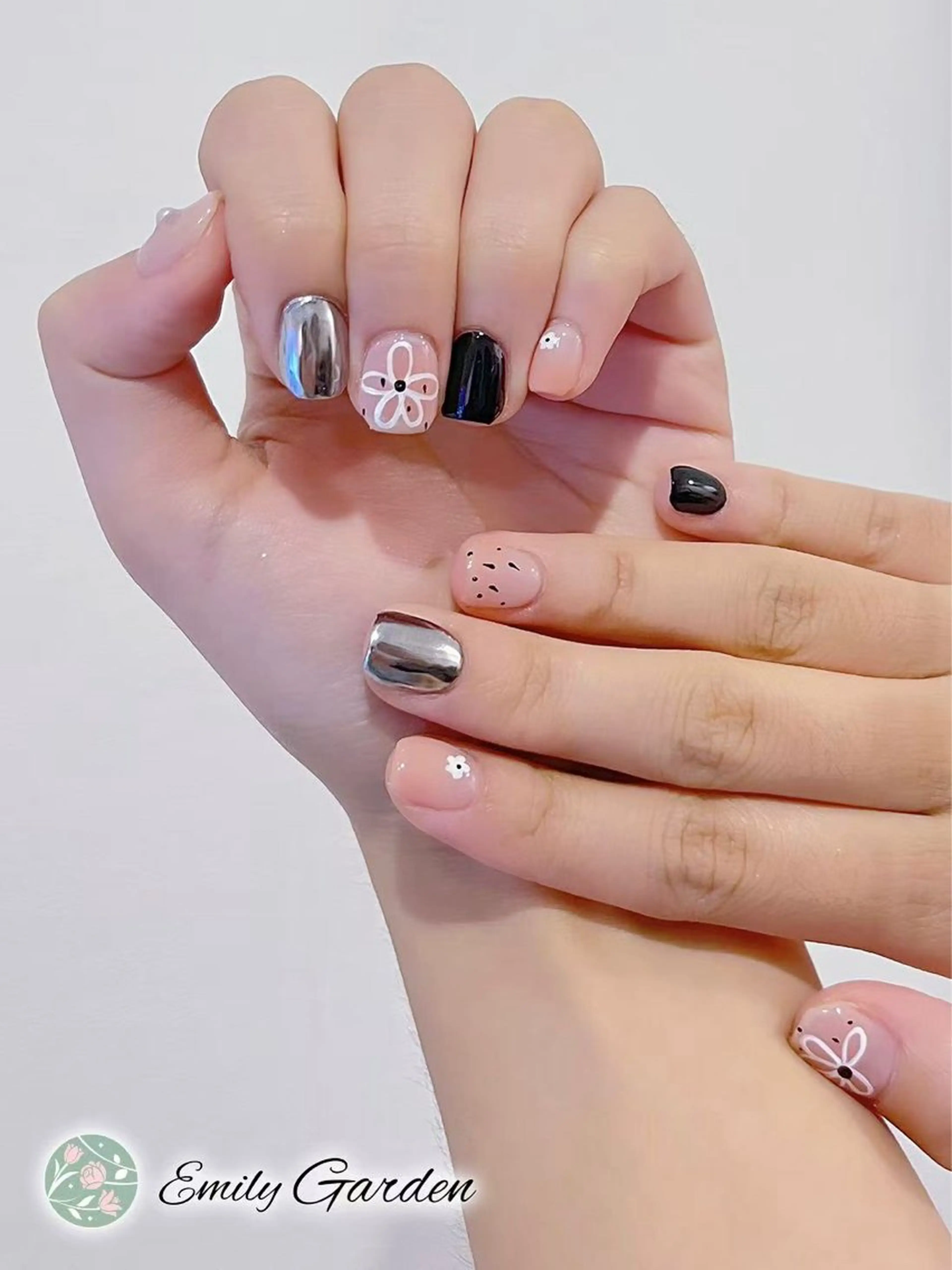 ネイル M daisyのネイルデザイン