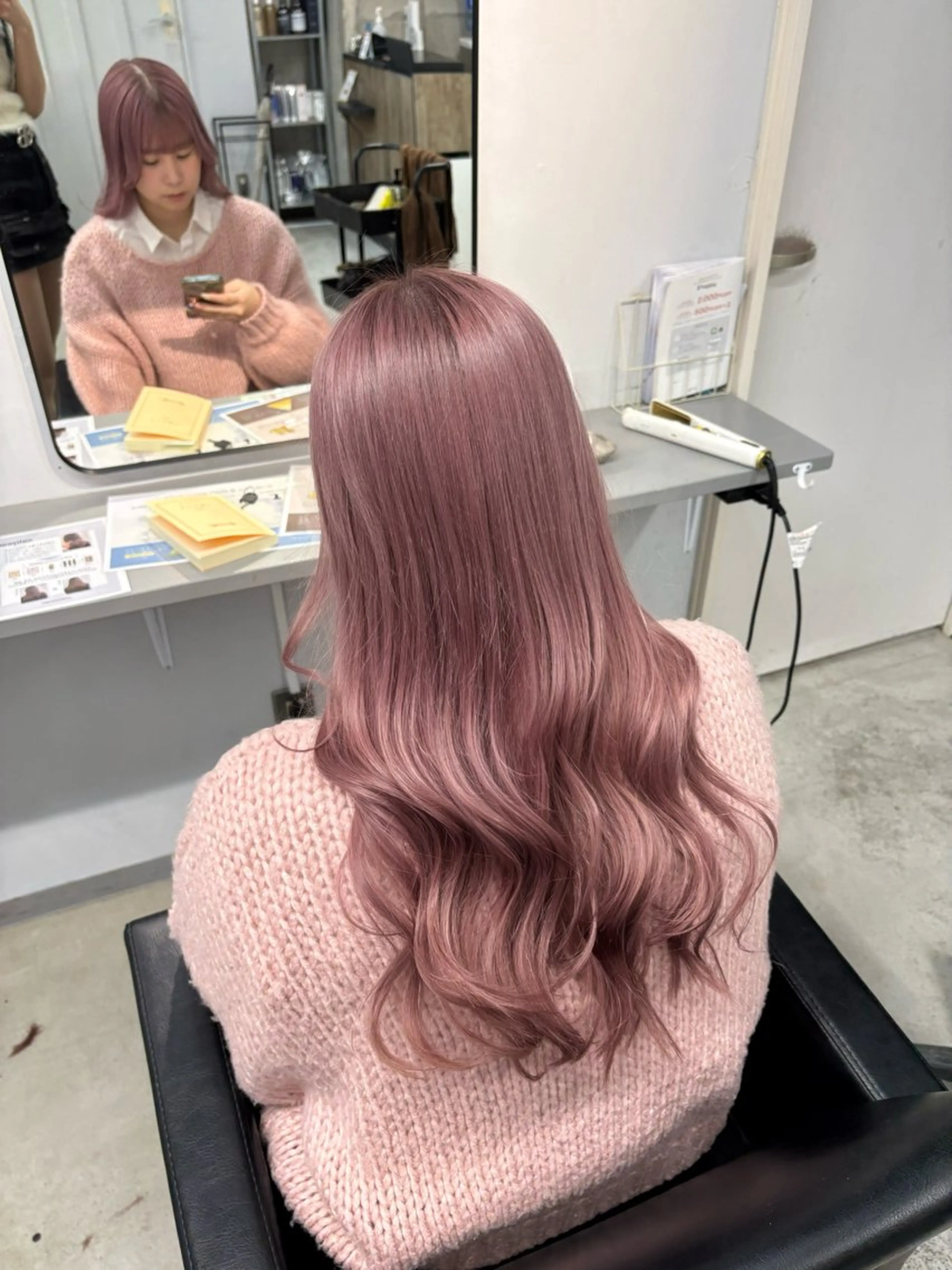 ロング カラー noa 寒色系カラーブリーチのヘアスタイル
