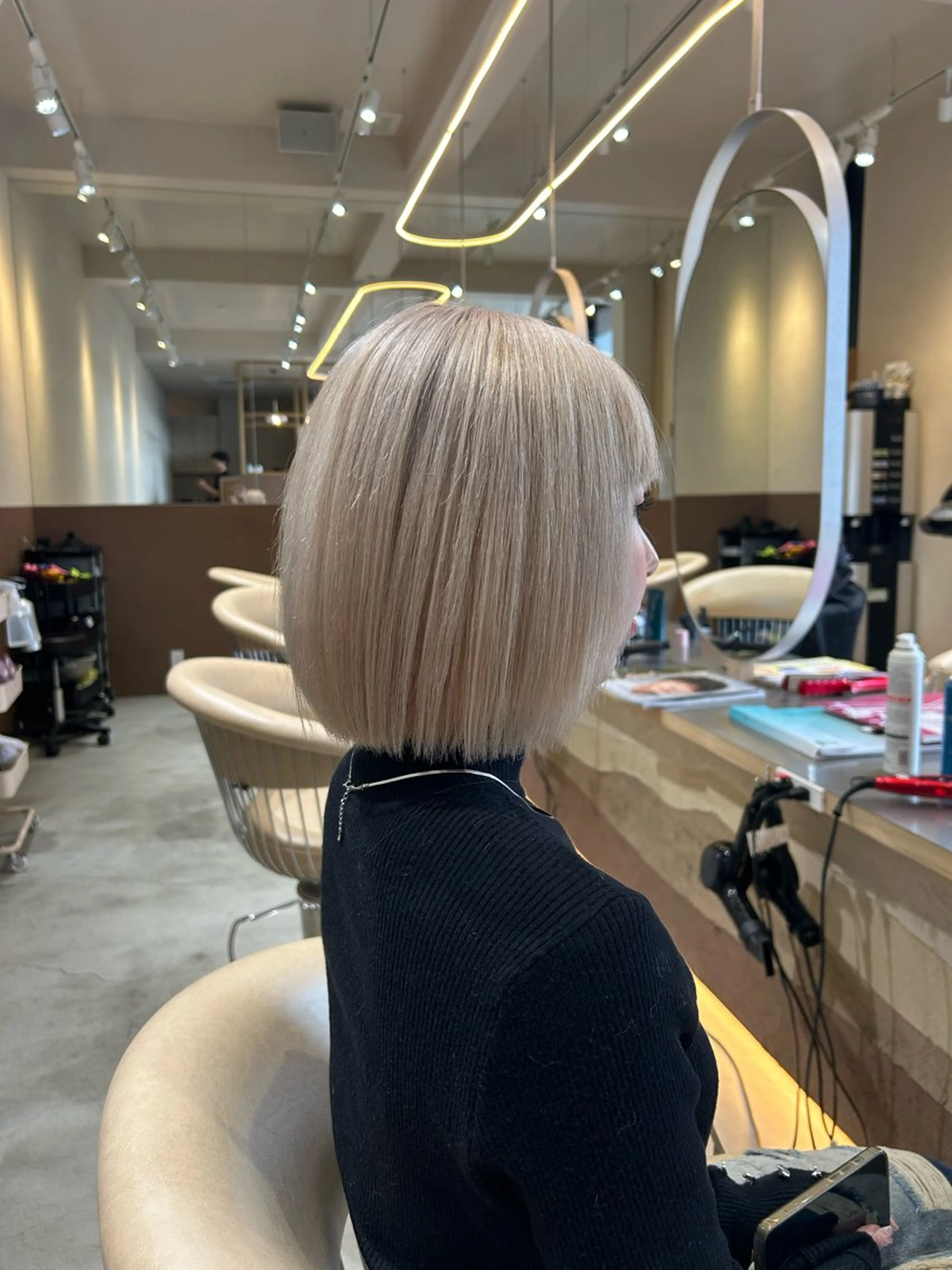 ショート カラー ベージュカラー ホワイトベージュ 平田 悠馬のヘアスタイル