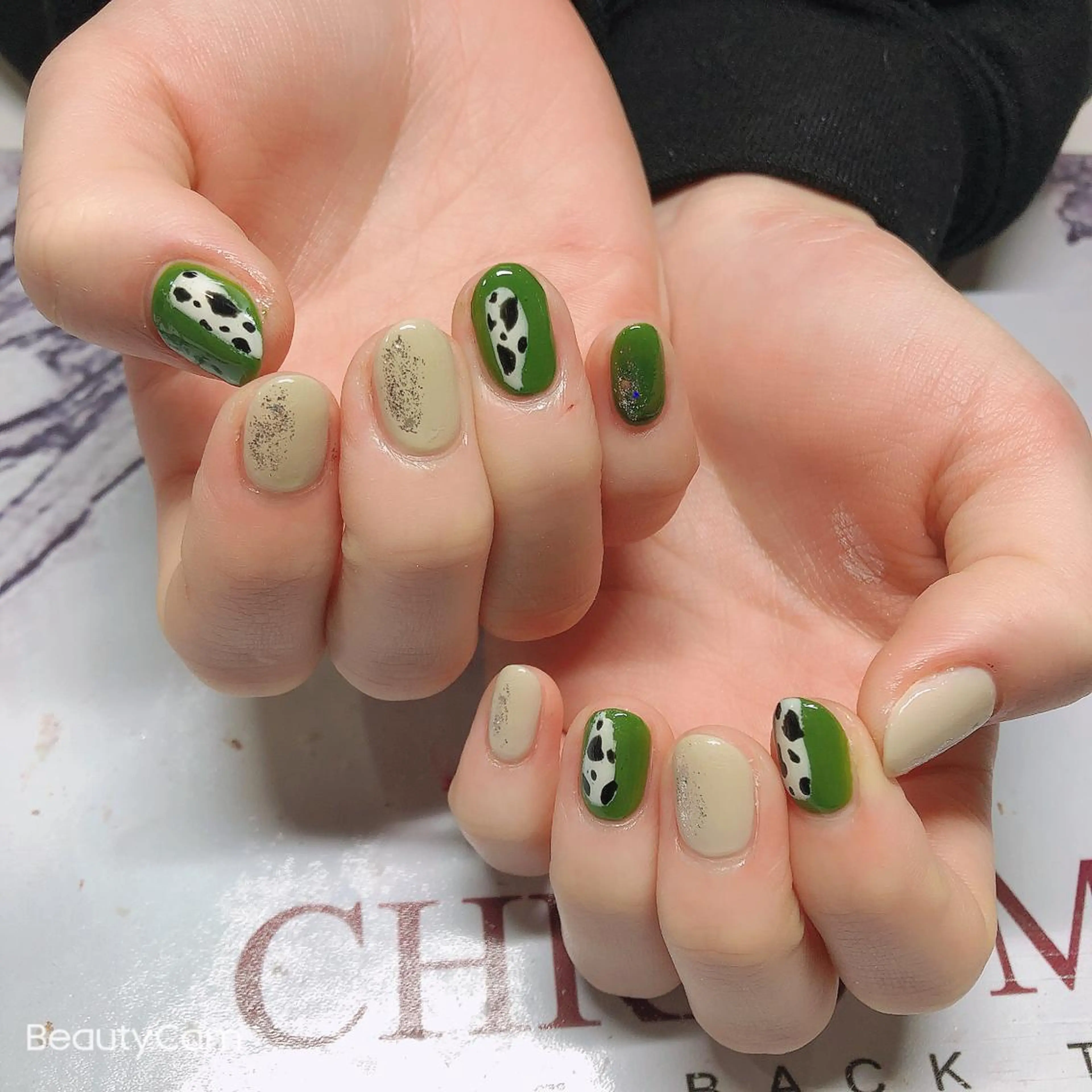 ネイル ガレンドウ 白澤 愛子のネイルデザイン