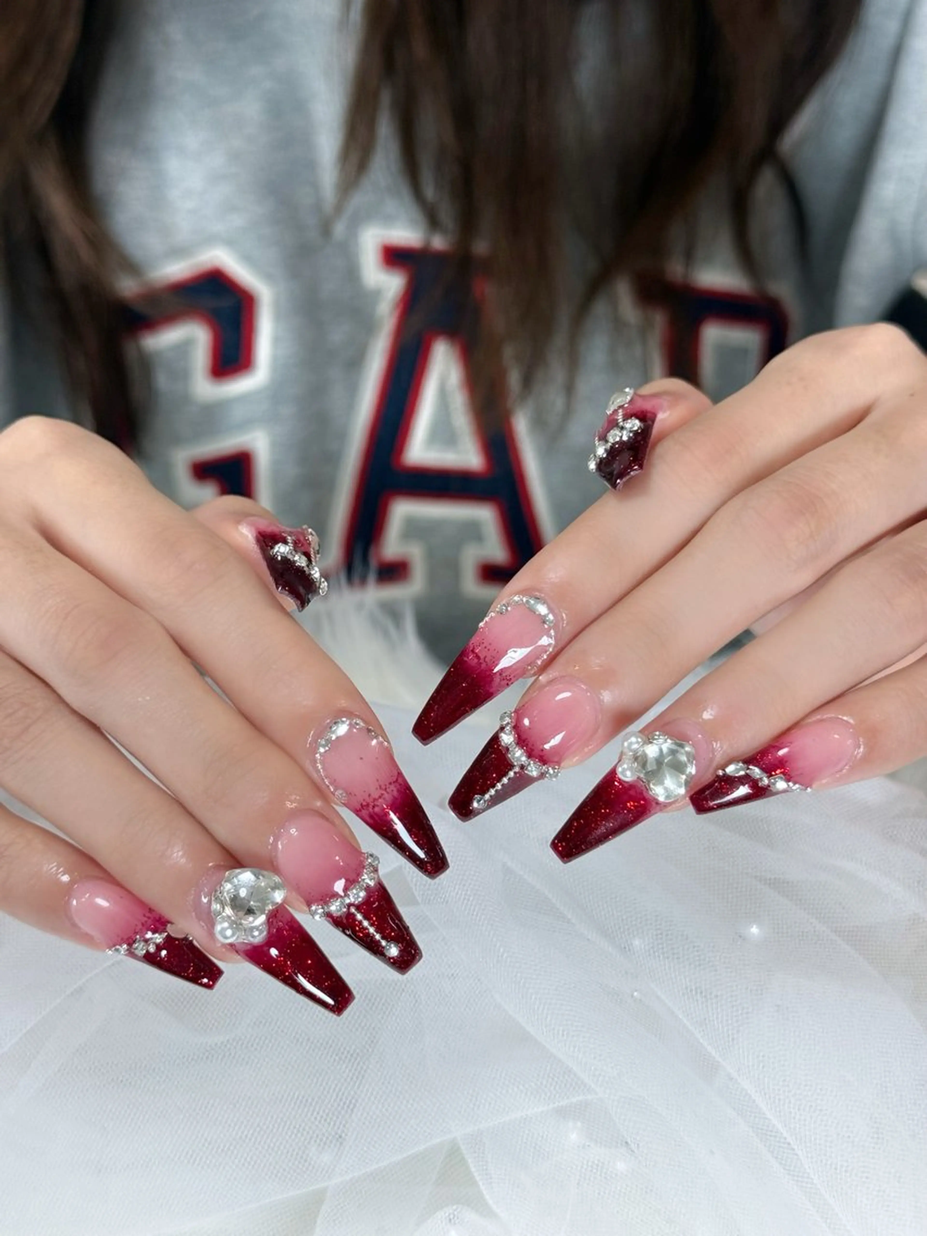 ネイル オーロラネイル ボルドー ブラウン 氷ネイル・うるうるネイル キラキラネイル ハンドネイル Julli NailStudioのネイルデザイン