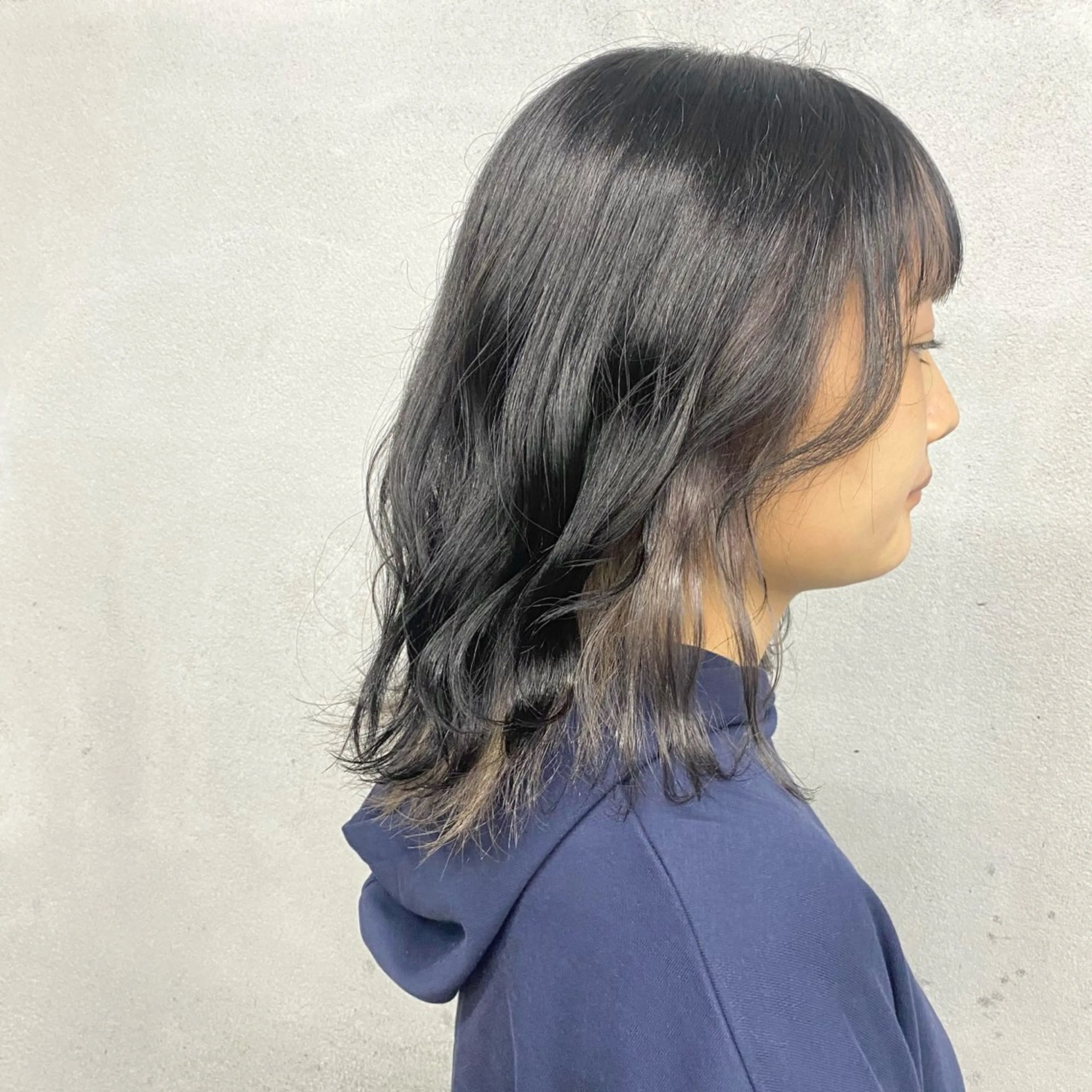 ミディアム カラー ヘアアレンジ インナーカラー シルバー カット ヘアカラー #tag 佐藤璃美のヘアスタイル