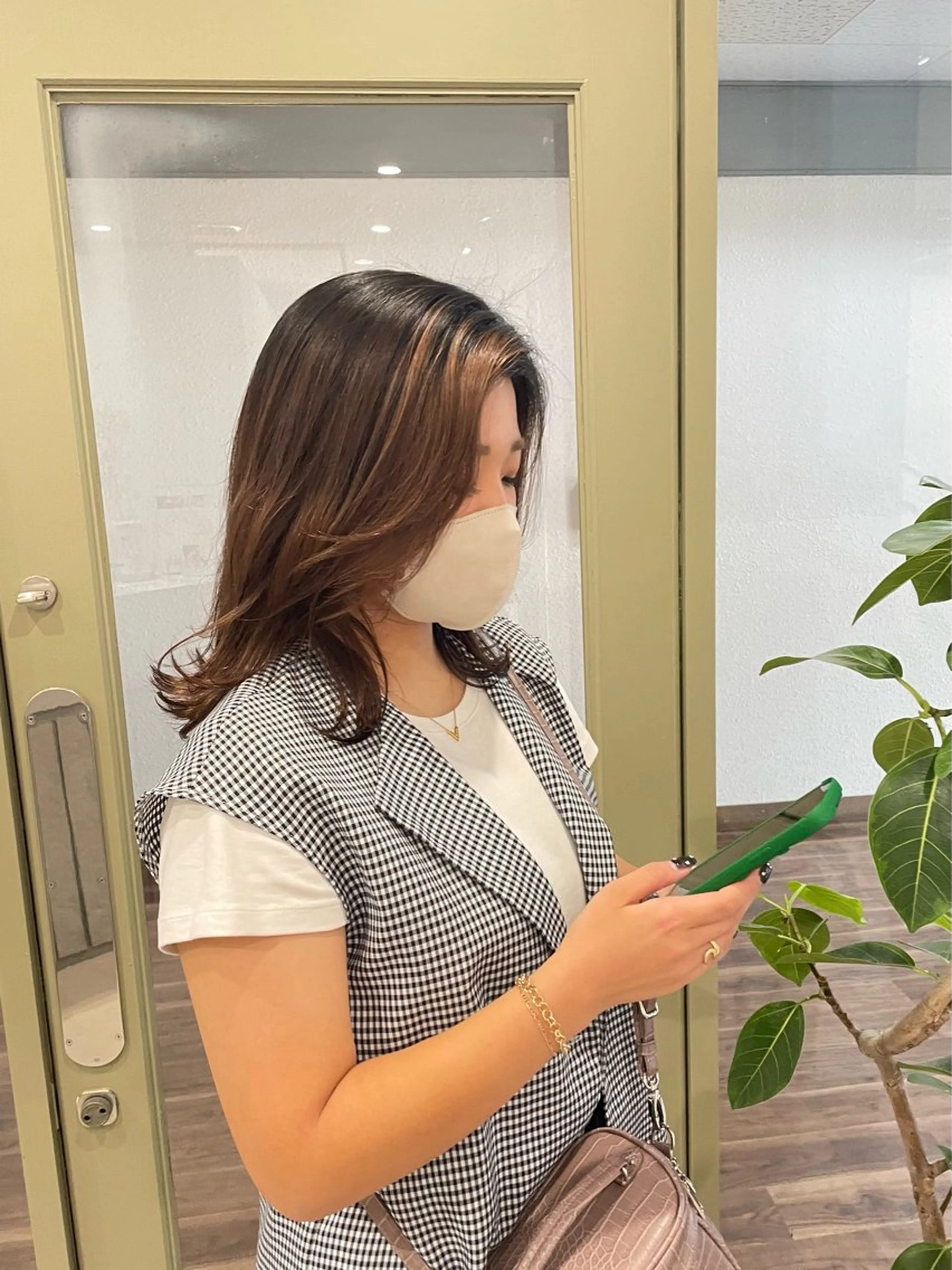 ミディアム カットパーマモデル 山中 遥のヘアスタイル