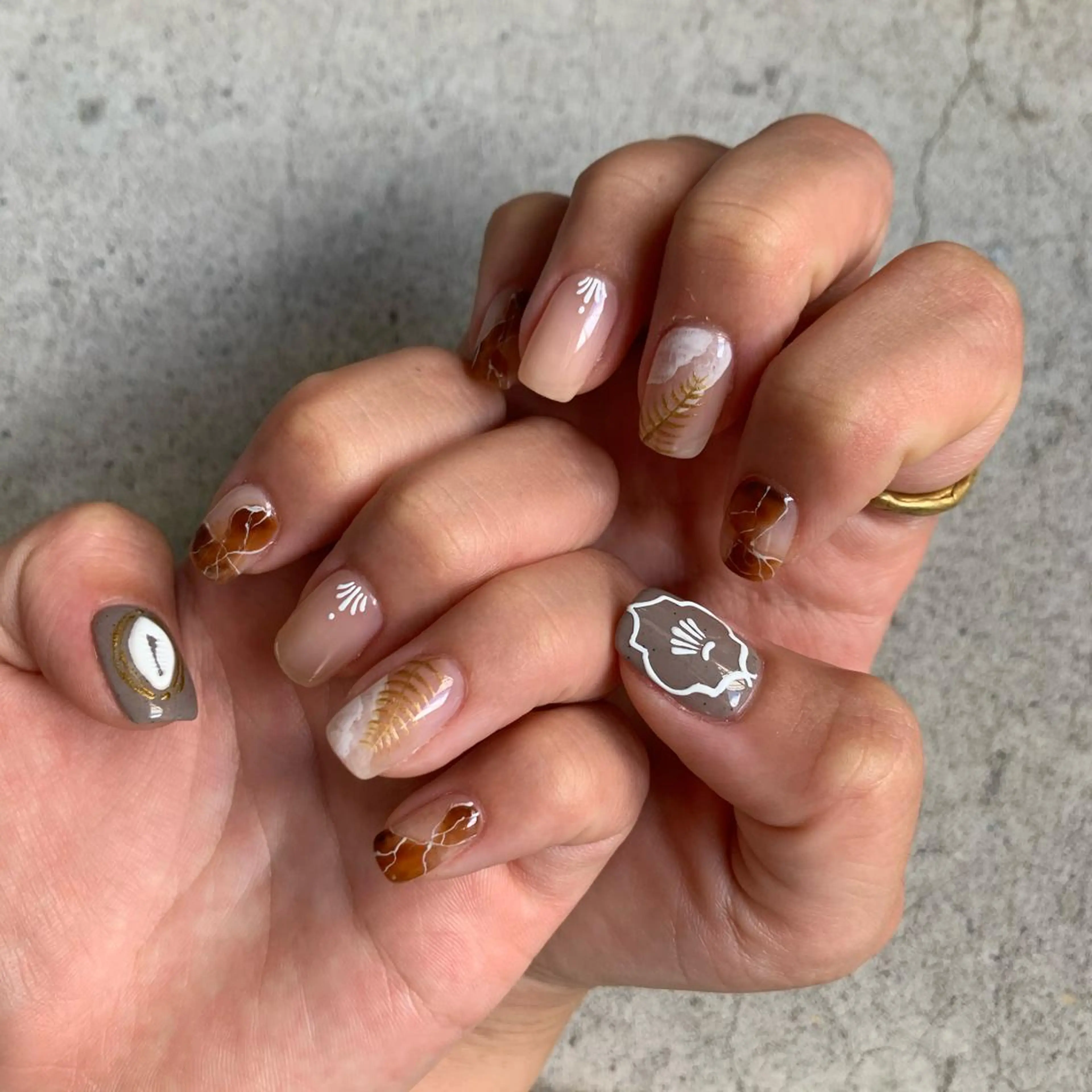 ショート カラー パーマ ヘアアレンジ メンズ キッズ ネイル マツエク・マツパ feey ⁑erinaのネイルデザイン