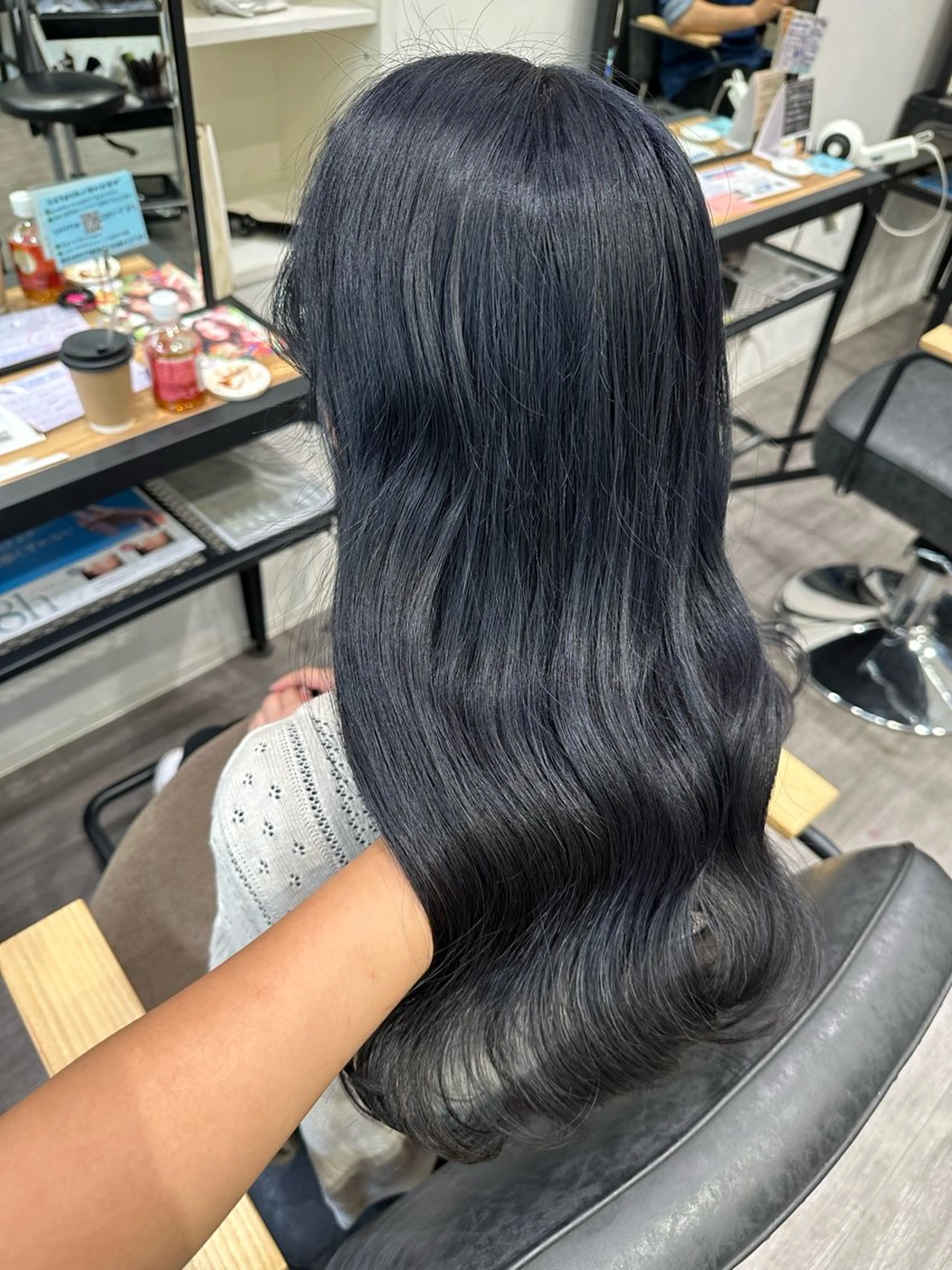 セミロング カラー ブルーカラー ブルーグレー 艶髪レイヤー上田 紗也🇰🇷💗のヘアスタイル