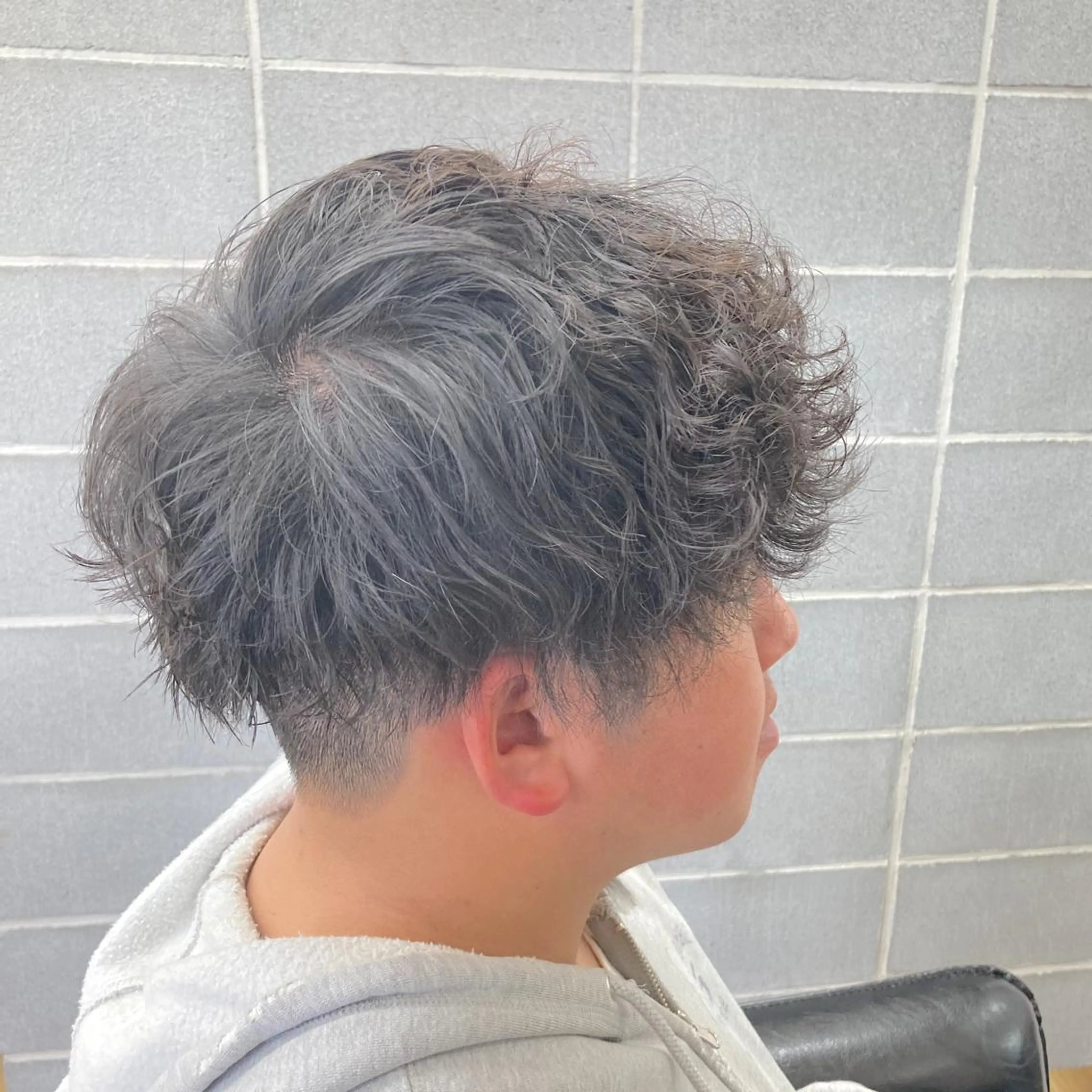 ミディアム パーマ メンズ ミディアムパーマ マッシュ メンズパーマ 波巻きパーマ メンズ特化/垣見 隼人のヘアスタイル