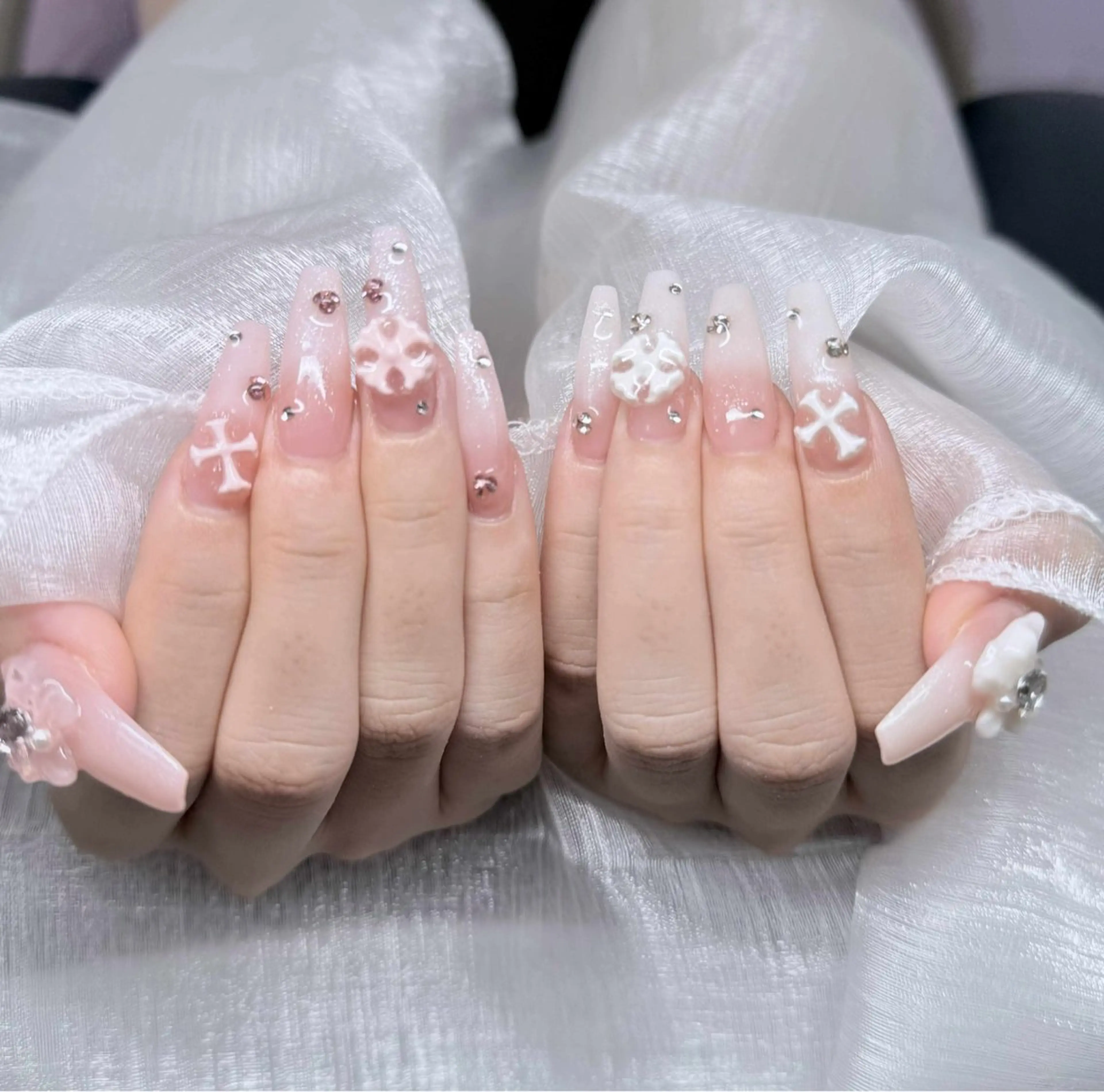 ネイル ハンドネイル Lee Nailsのネイルデザイン