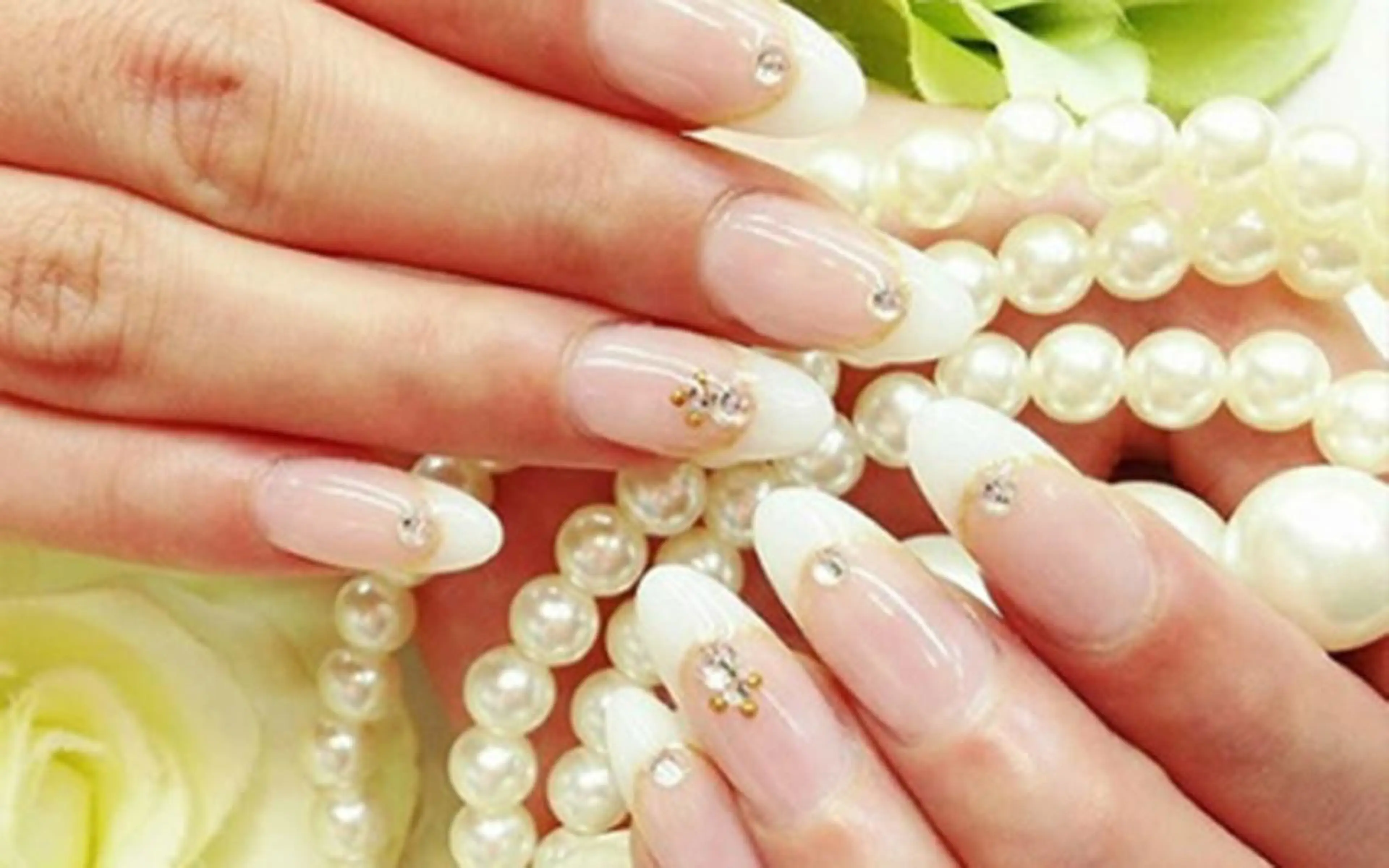 ネイル フレンチネイル シンプルネイル ホワイト ネイル･脱毛サロン HARRYSのエステ・リラクイメージ