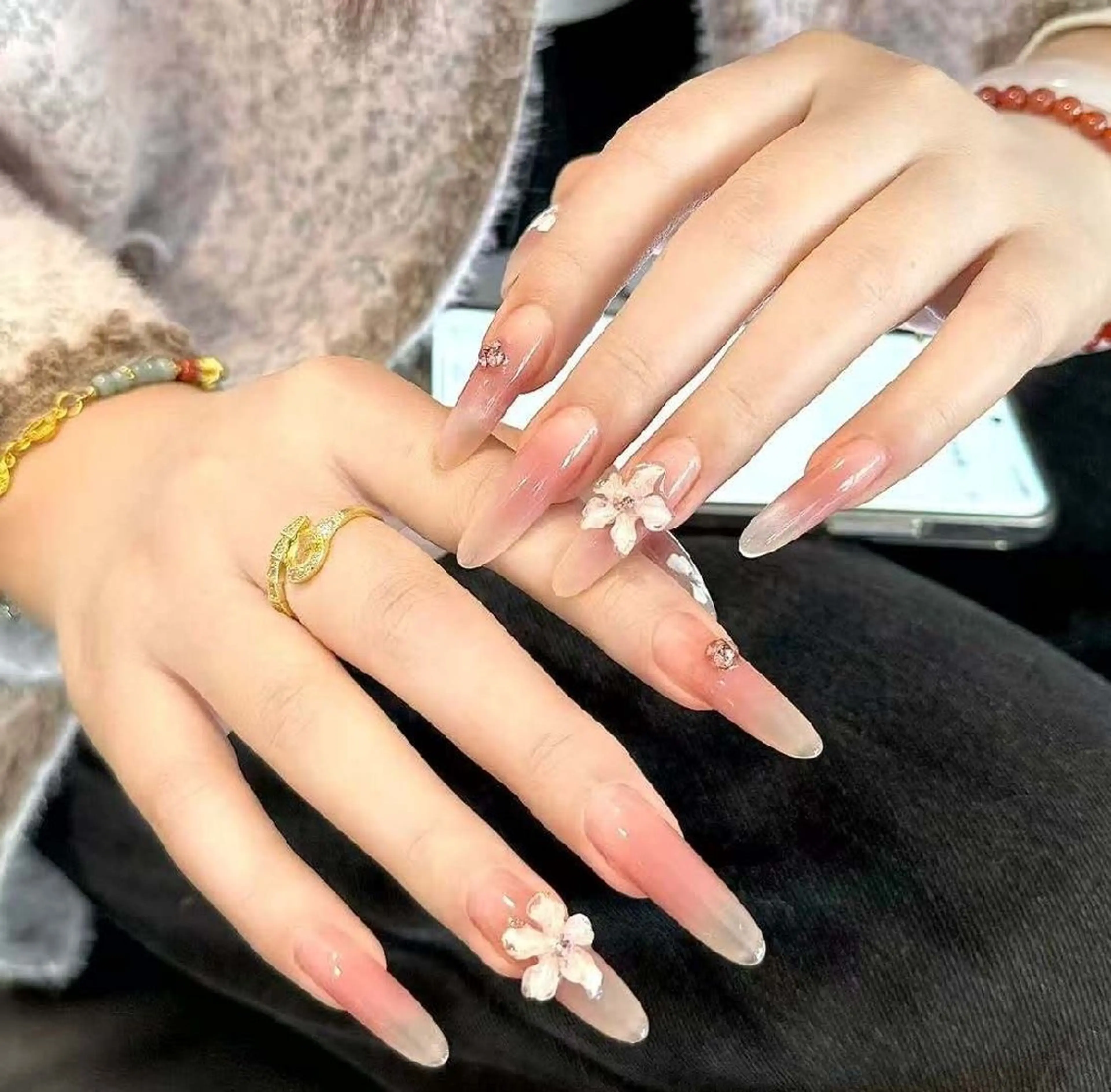 ネイル オーロラネイル フラワーネイル フットネイル フレンチネイル ジェルネイル ハンドネイル Oomiya 服部のネイルデザイン