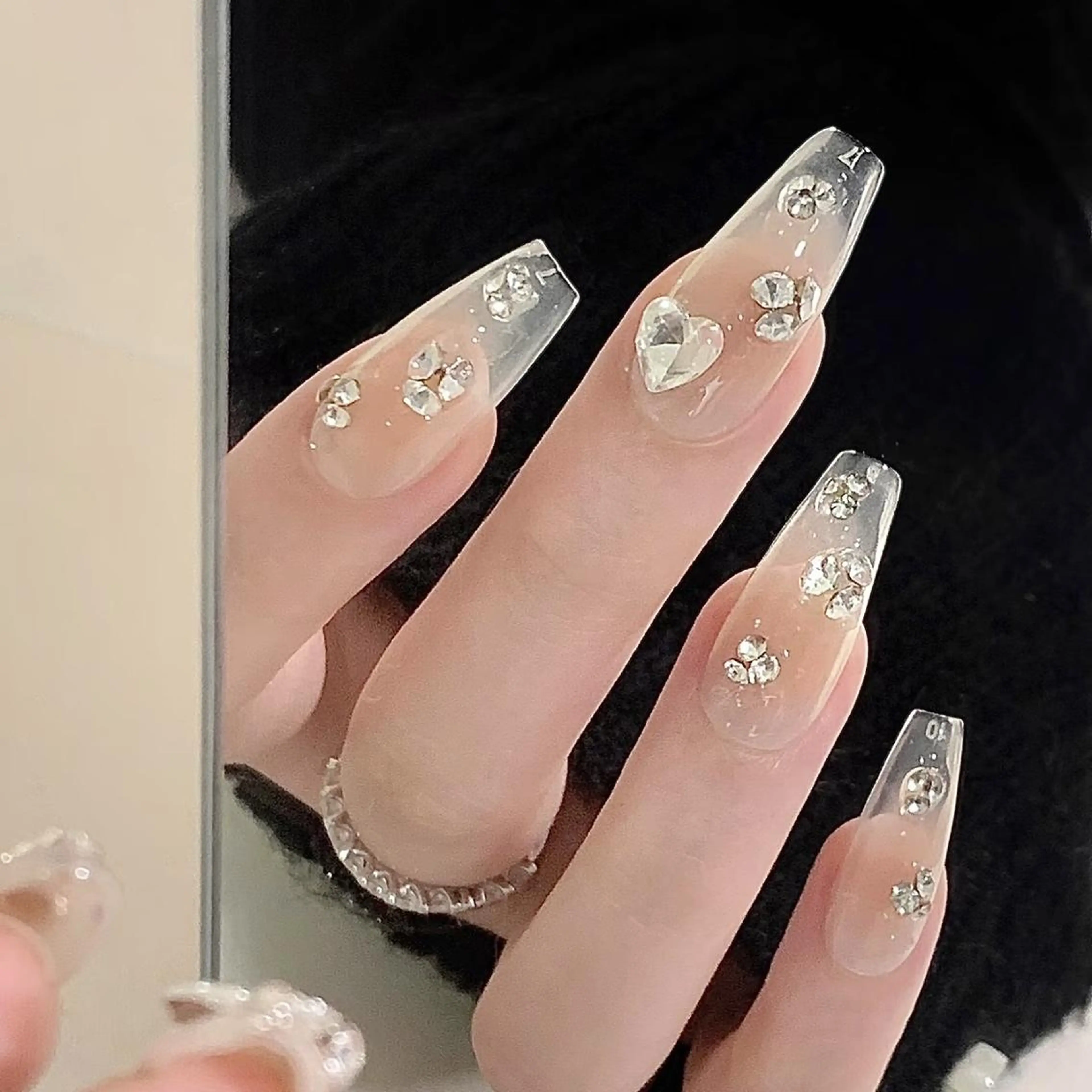 ネイル ハンドネイル 🎀 NaNa_nailのネイルデザイン