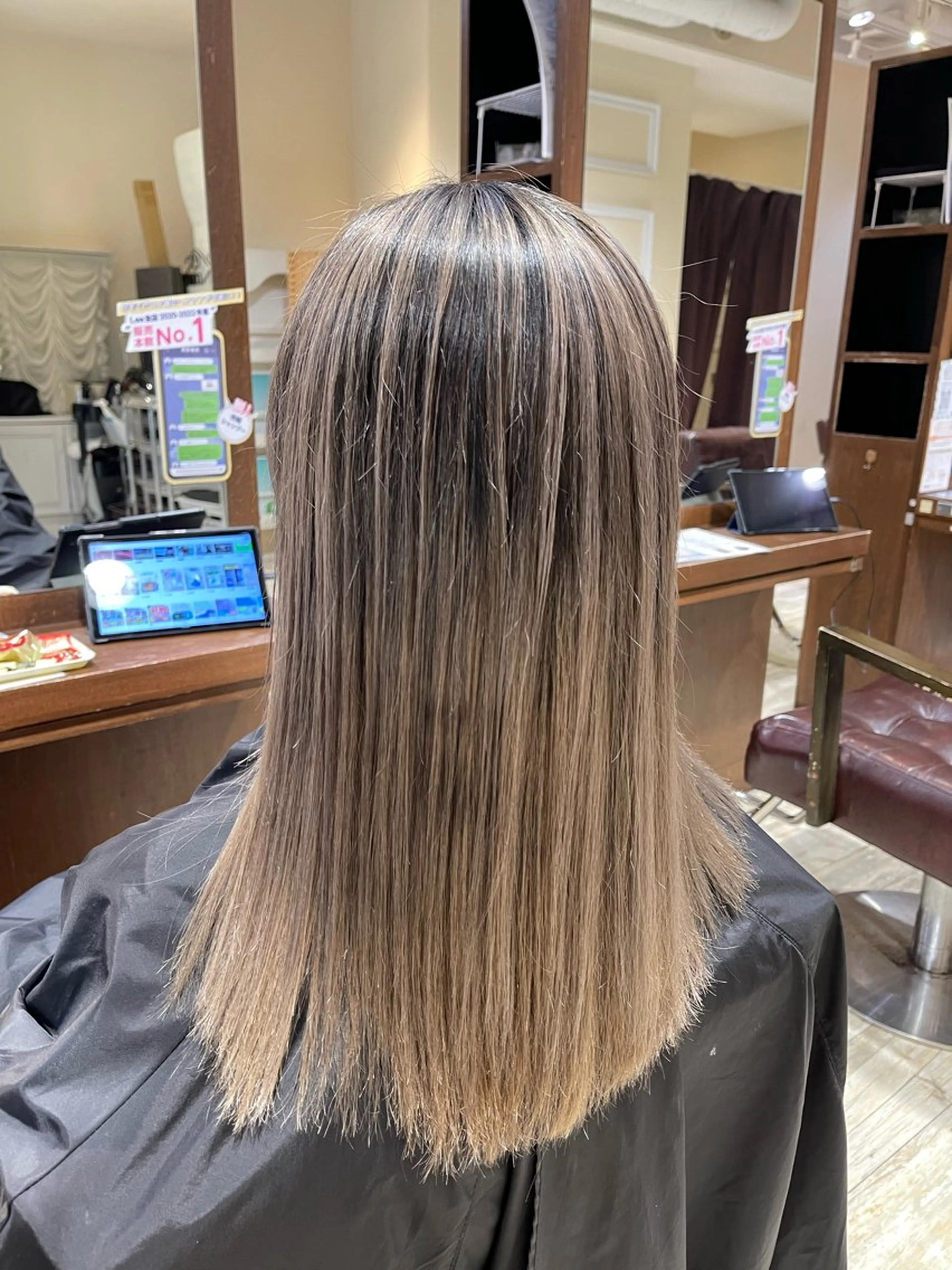 ミディアム カラー カット ヘアカラー トリートメント 海外レイヤー/ レイヤーカット/和田のヘアスタイル