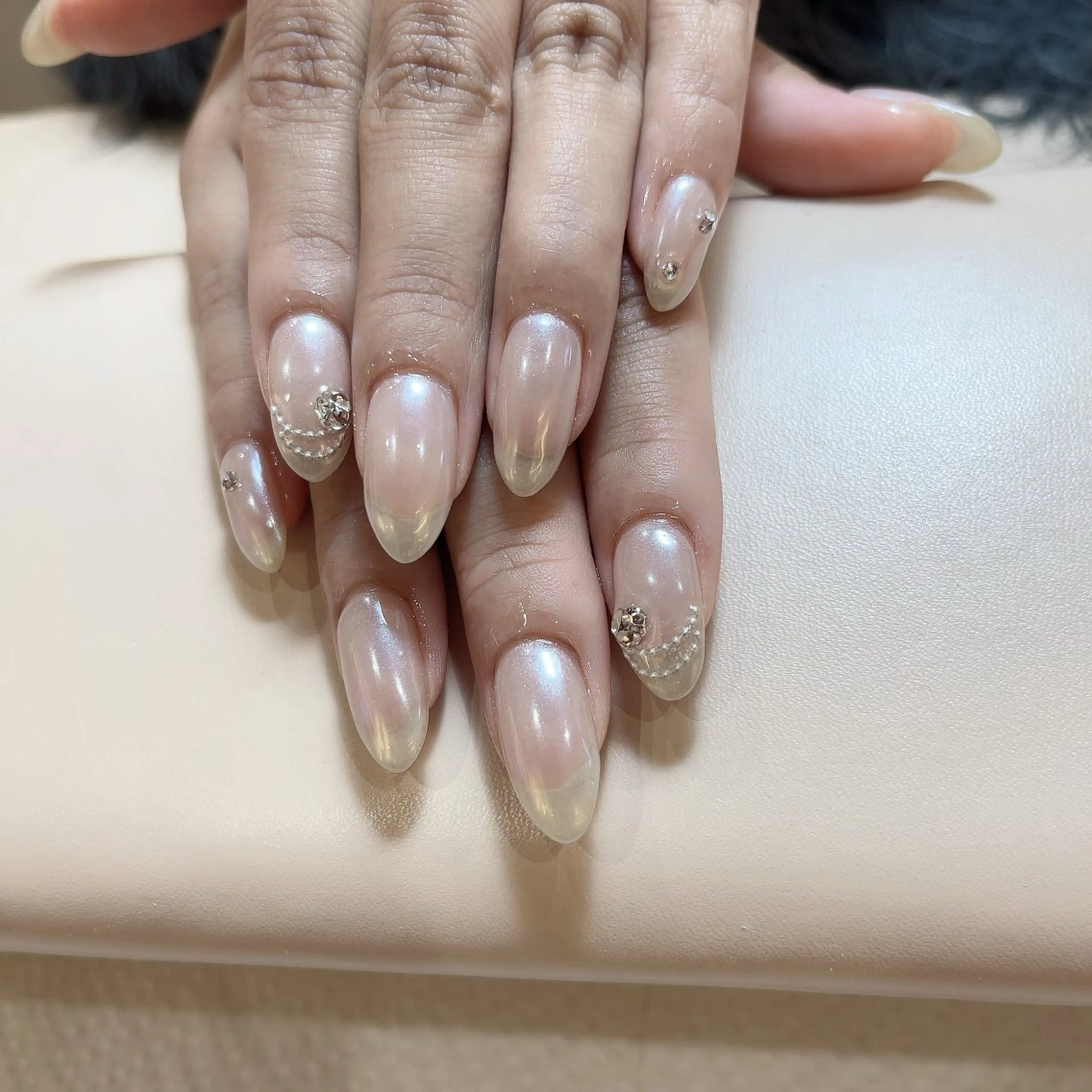 ネイル ハンドネイル MoonNail ユリ🌸のネイルデザイン