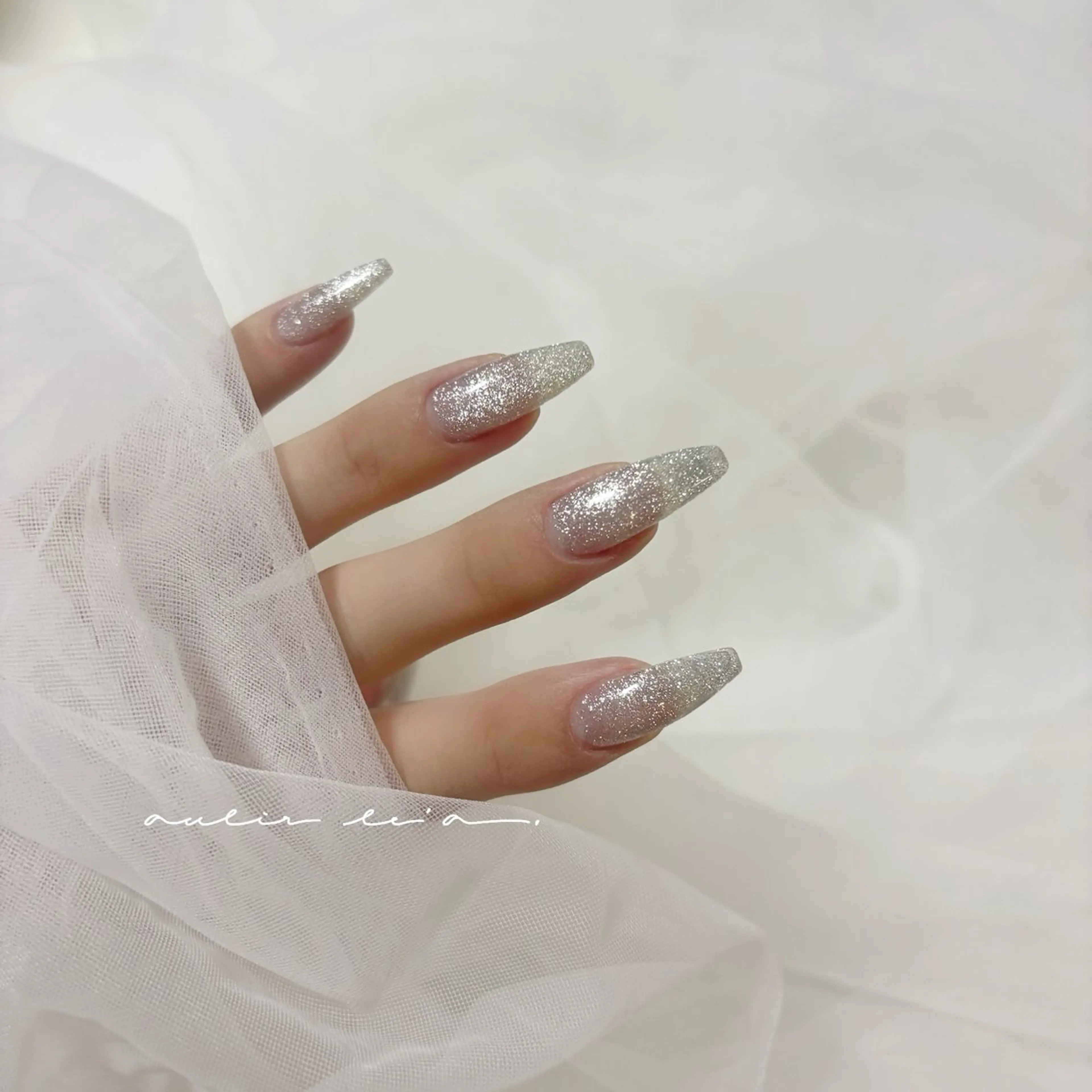 ミディアム ハンドネイル aulir   le'a（ｱｳﾘｰﾚｱ）所属・aulir le'a 【ｱｳﾘｰﾚｱ】のネイルデザイン