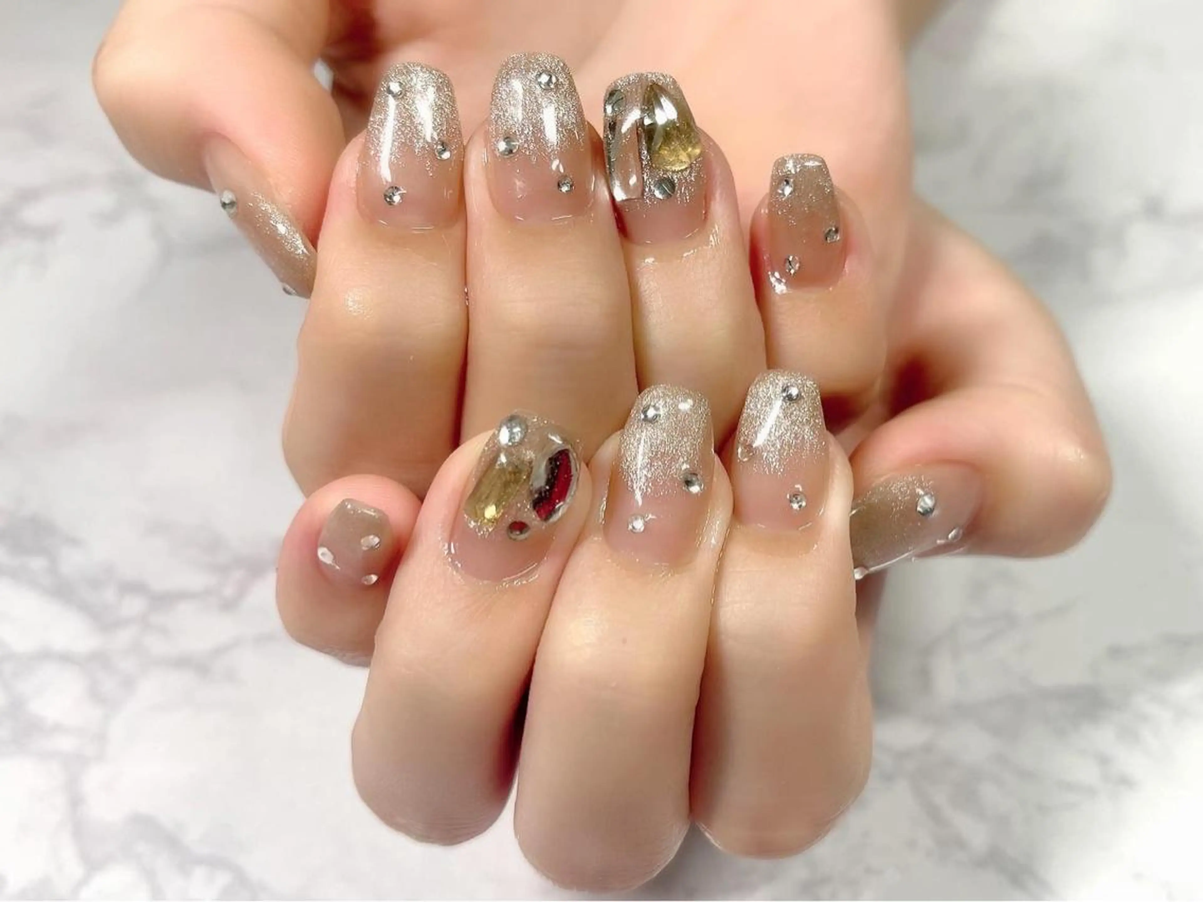 ネイル キラキラネイル シンプルネイル ハンドネイル Nail Salon KURELLYのネイルデザイン