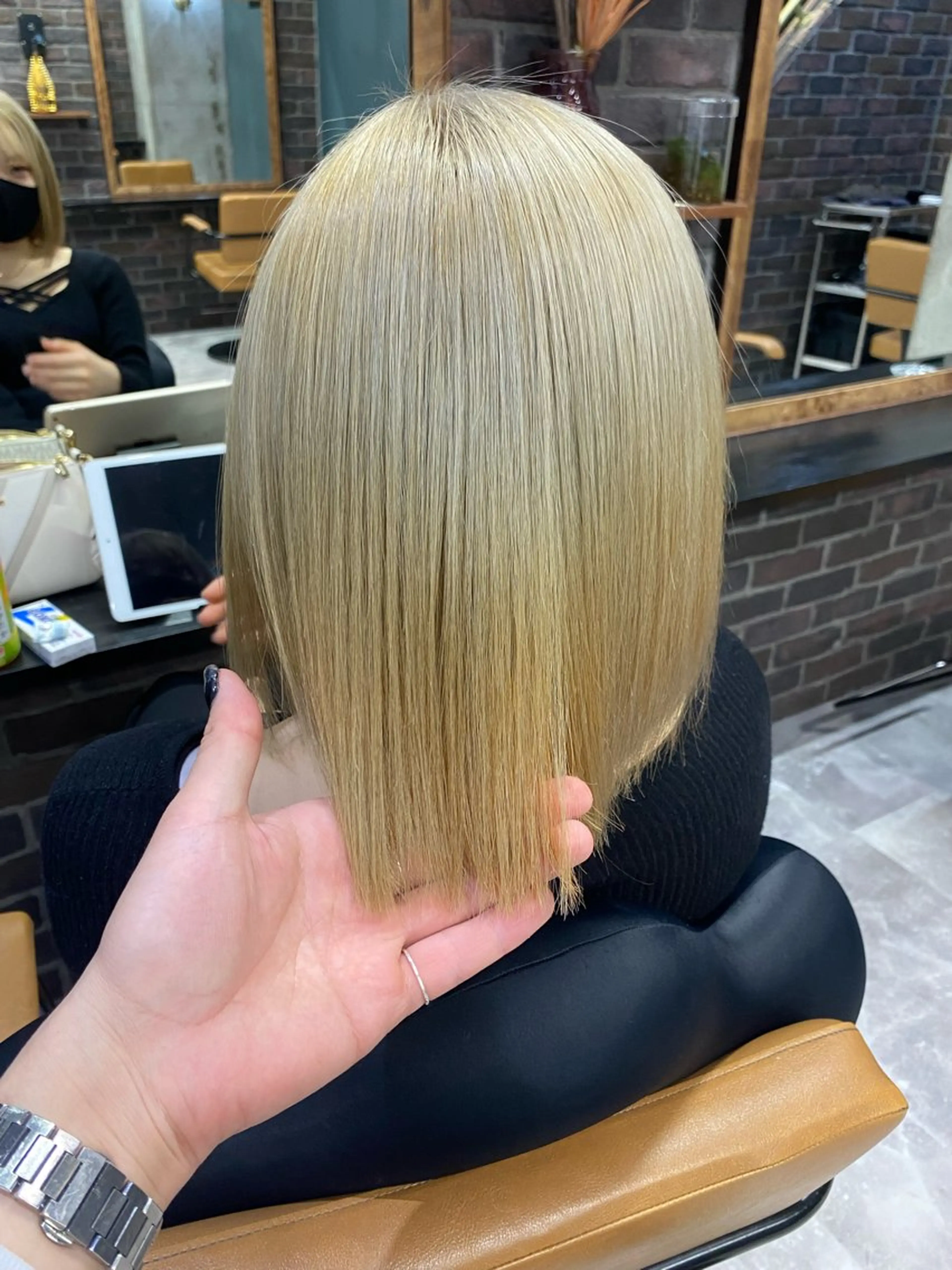 ミディアム 艶髪ハイトーン🌙 /RINOのヘアスタイル