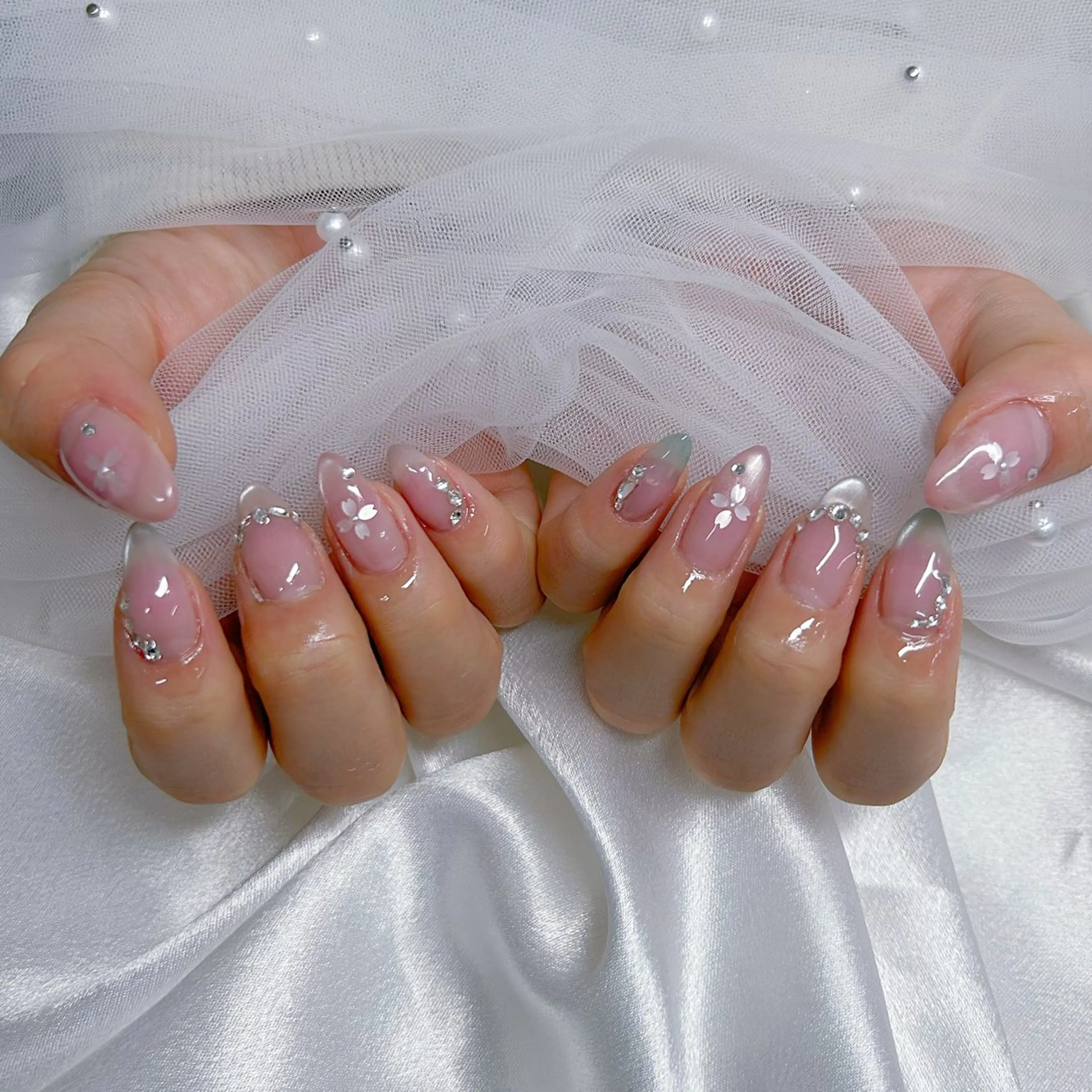 ネイル ハンドネイル 伊藤 彩名のネイルデザイン