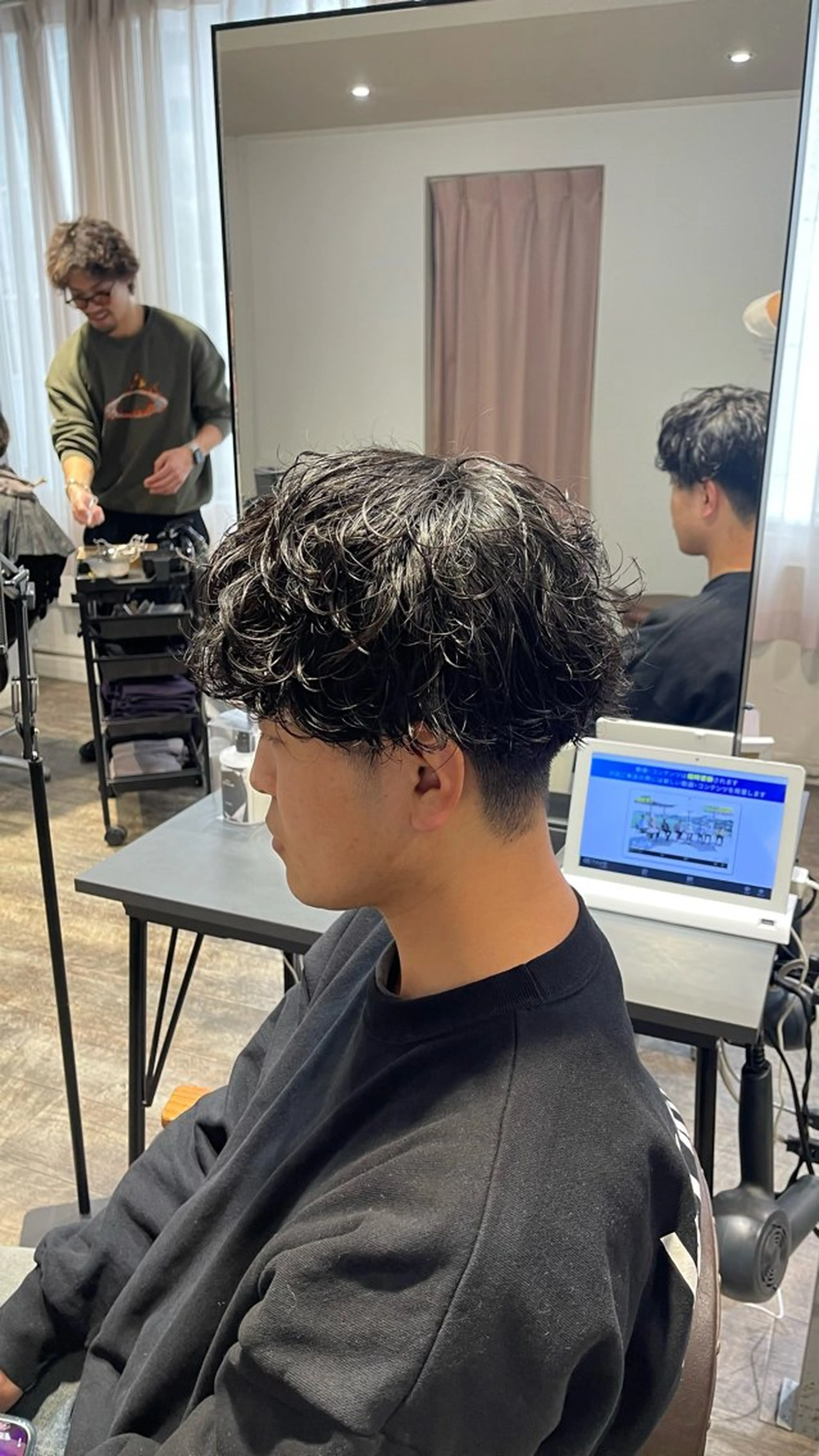 パーマ メンズ カット パーマ 大人男子の メンズパーマのヘアスタイル