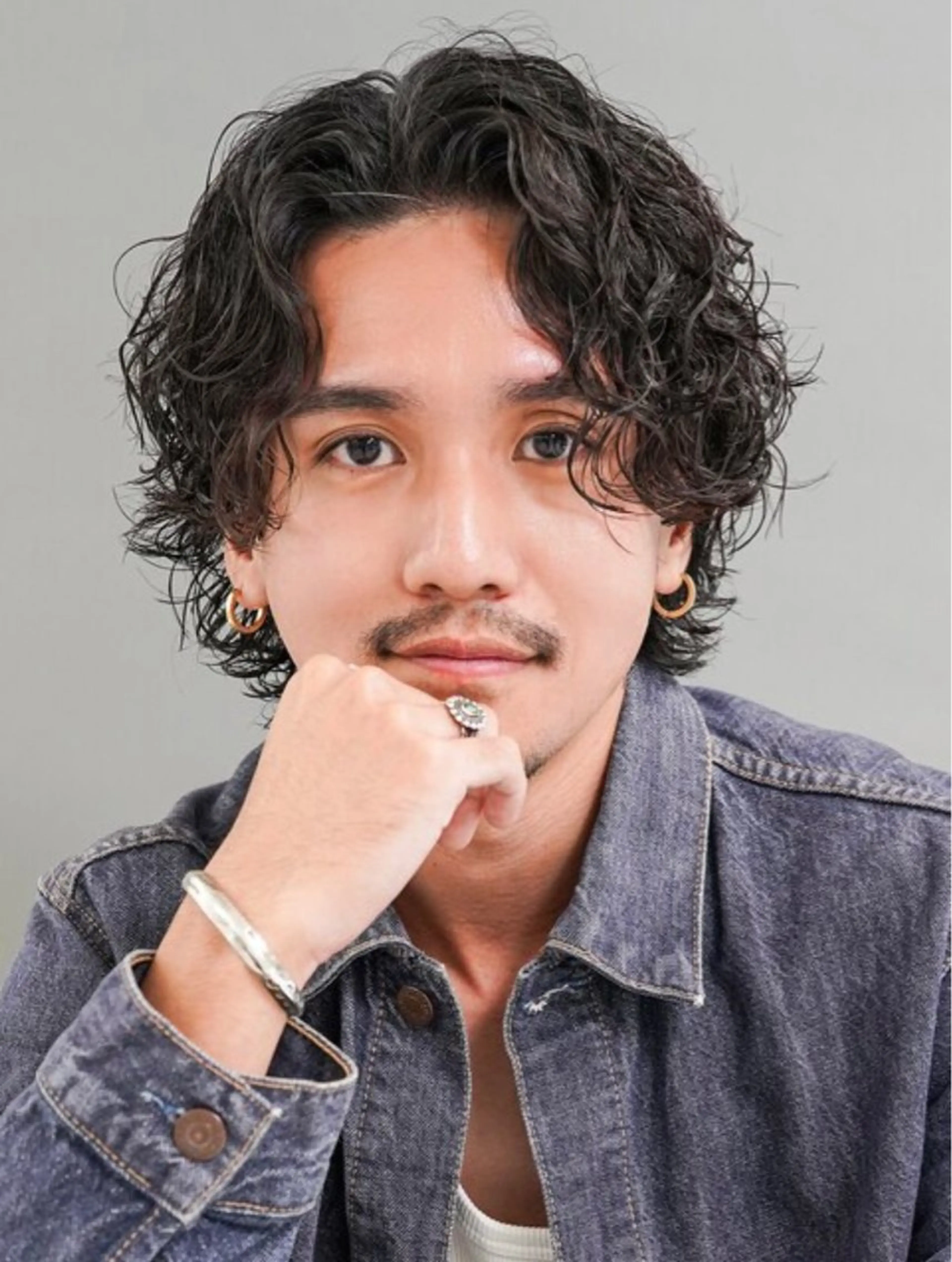 ミディアム ミディアムパーマ カット パーマ トリートメント ヘアセット 蛯原 興輝のヘアスタイル