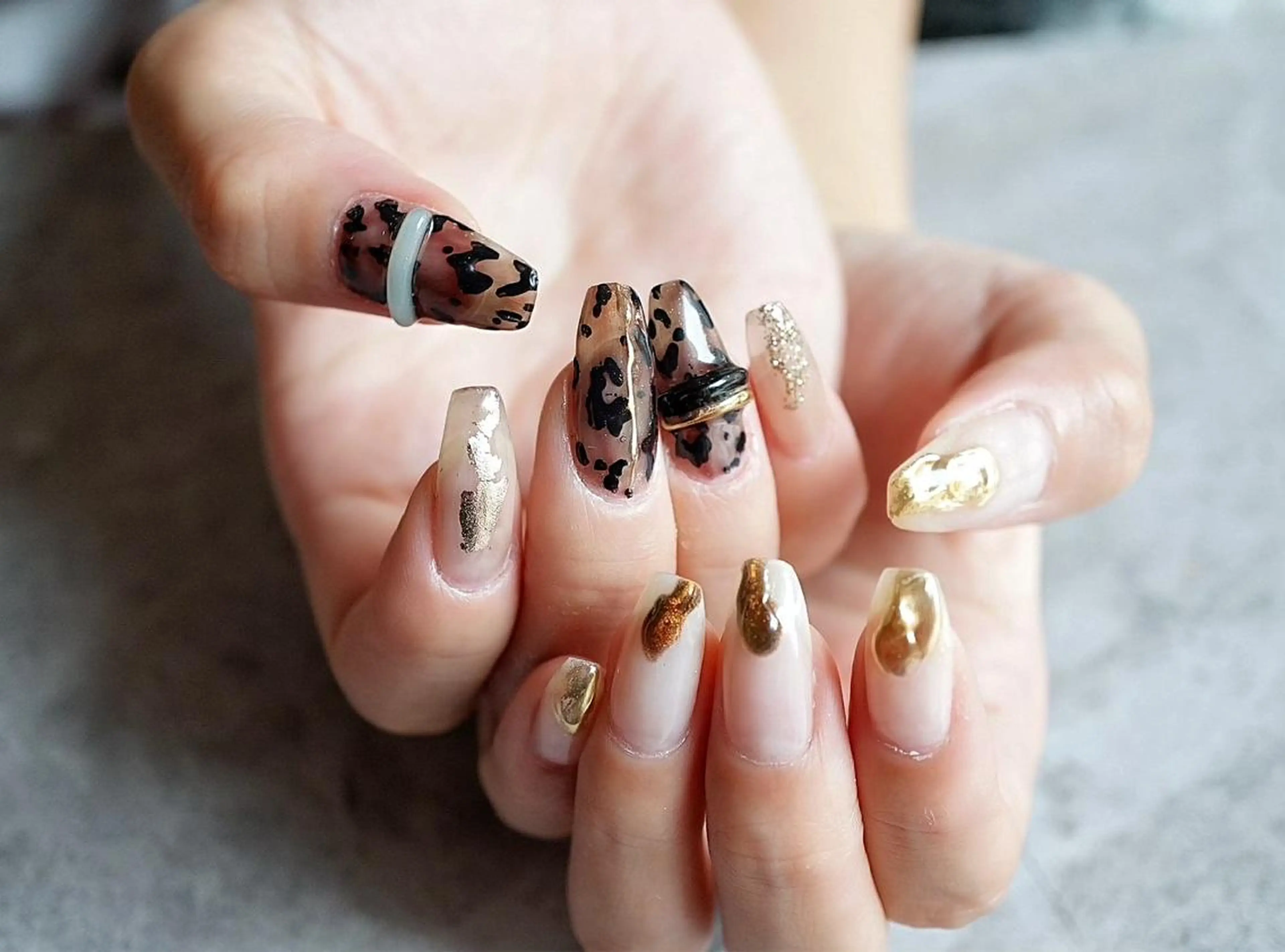 ネイル ニュアンスネイル まつ毛と眉毛の専門店　オクターブ福岡店所属・オクターブ天神店 ウラベのマツエク・マツパデザイン