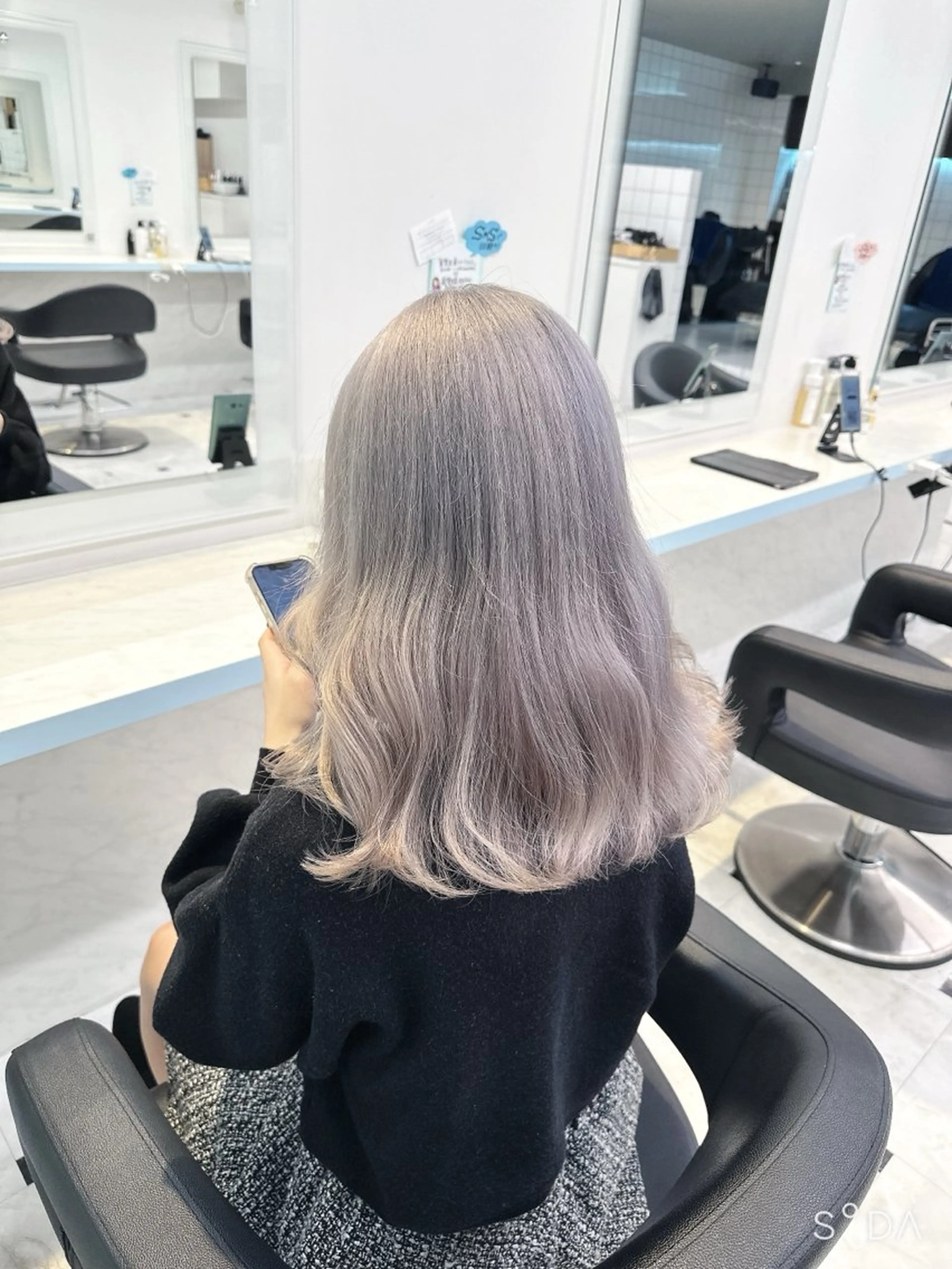 セミロング カラー 🪄池袋ハイトーン 🪄ブリーチカラーのヘアスタイル