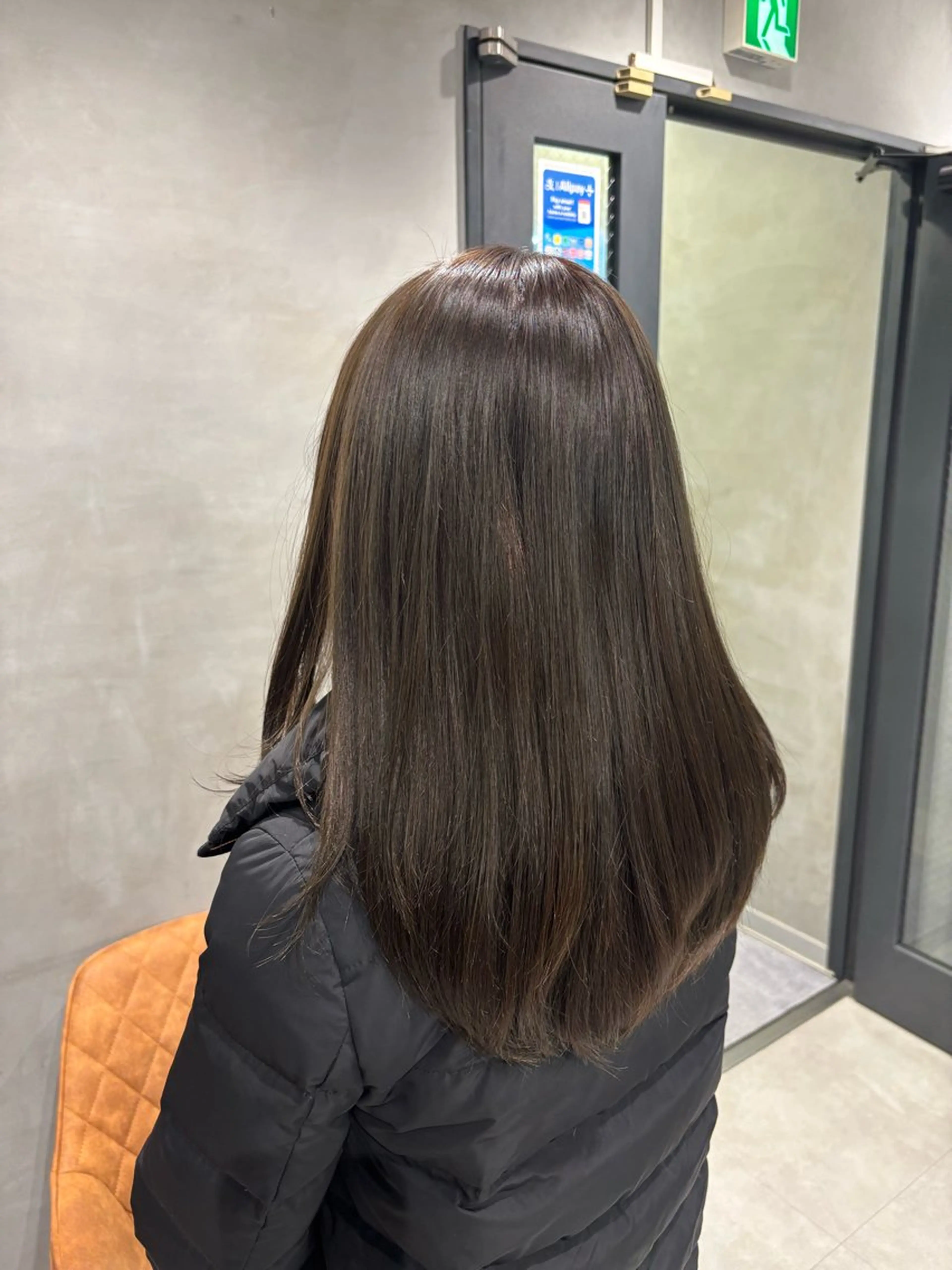 セミロング カラー ベージュカラー オリーブベージュ ヘアカラー トリートメント 艶カラー✨️縮毛矯正 ×耳ツボ💠mamiのヘアスタイル