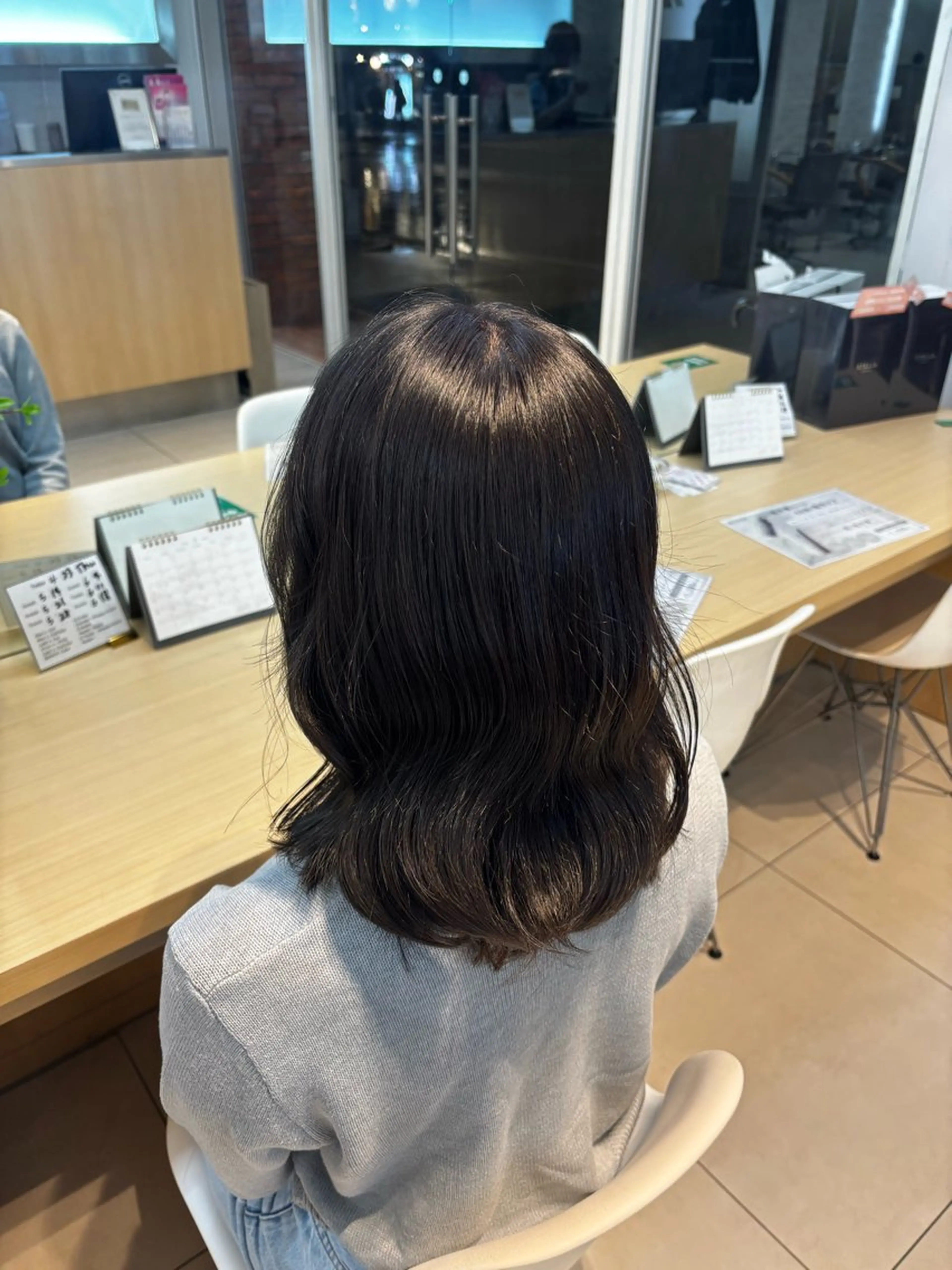 セミロング カラー 小室 光瑠のヘアスタイル