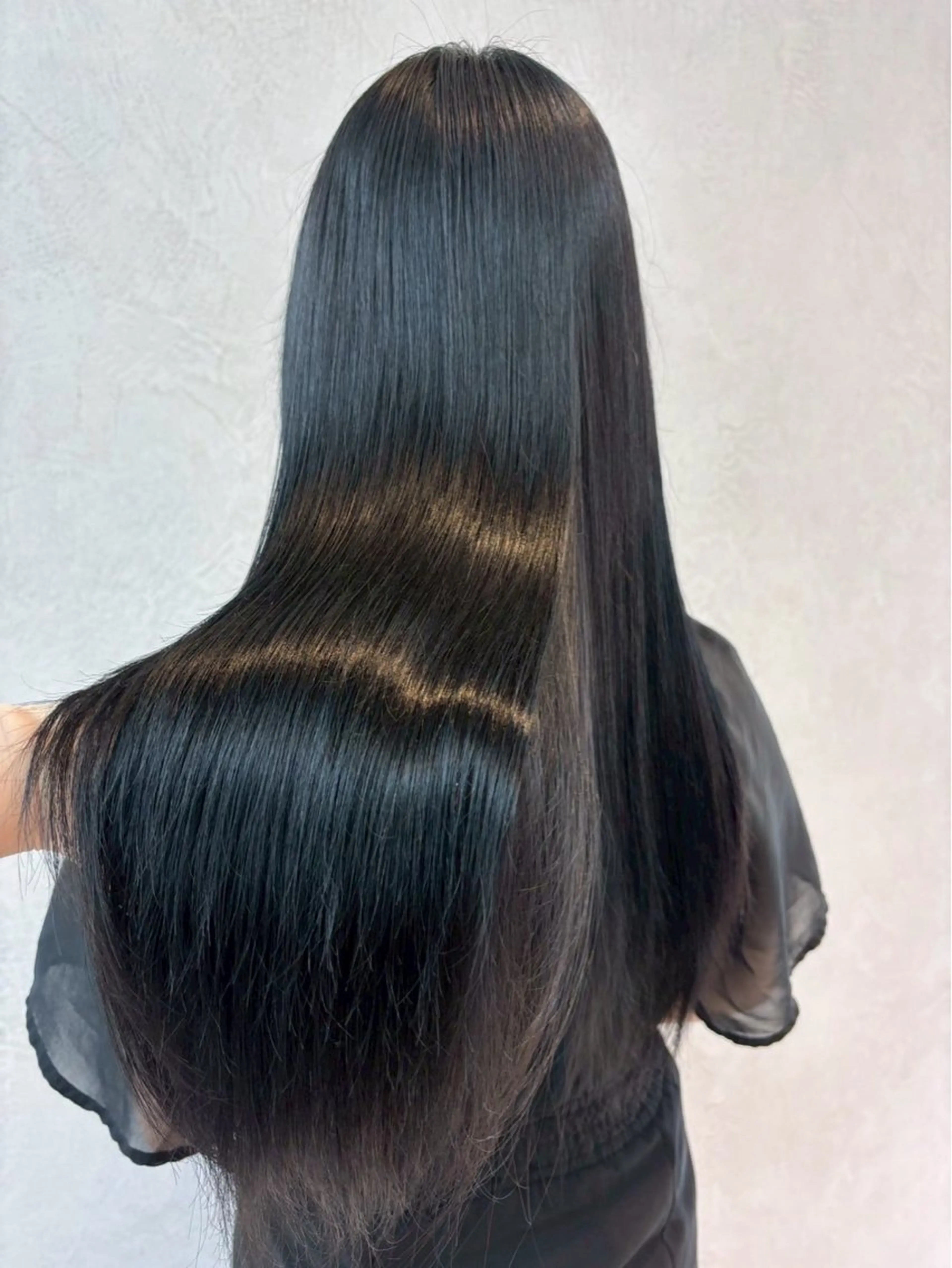 ロング カラー ヘアアレンジ ベージュカラー 黒髪 ブリーチ ブルーカラー ブルーブラック トリートメント ️🫧中島遼香🫧 Ess🪽髪質改善のヘアスタイル