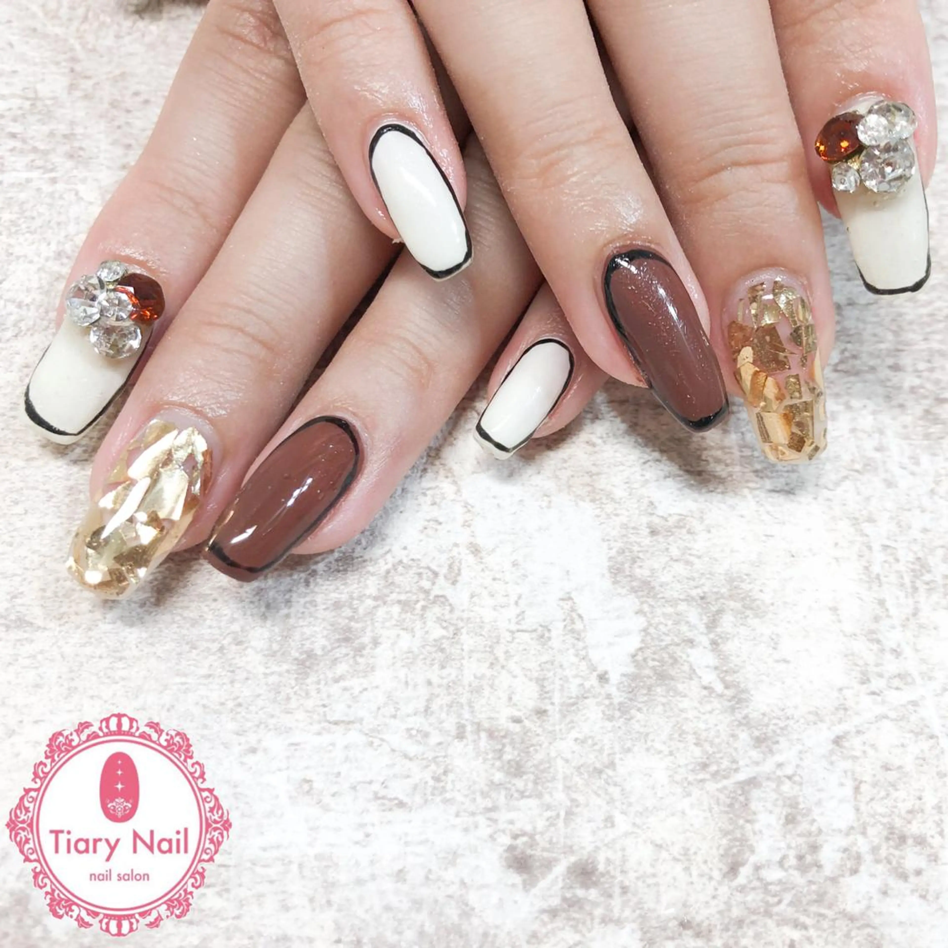 ネイル tiarynail K K🐼のネイルデザイン