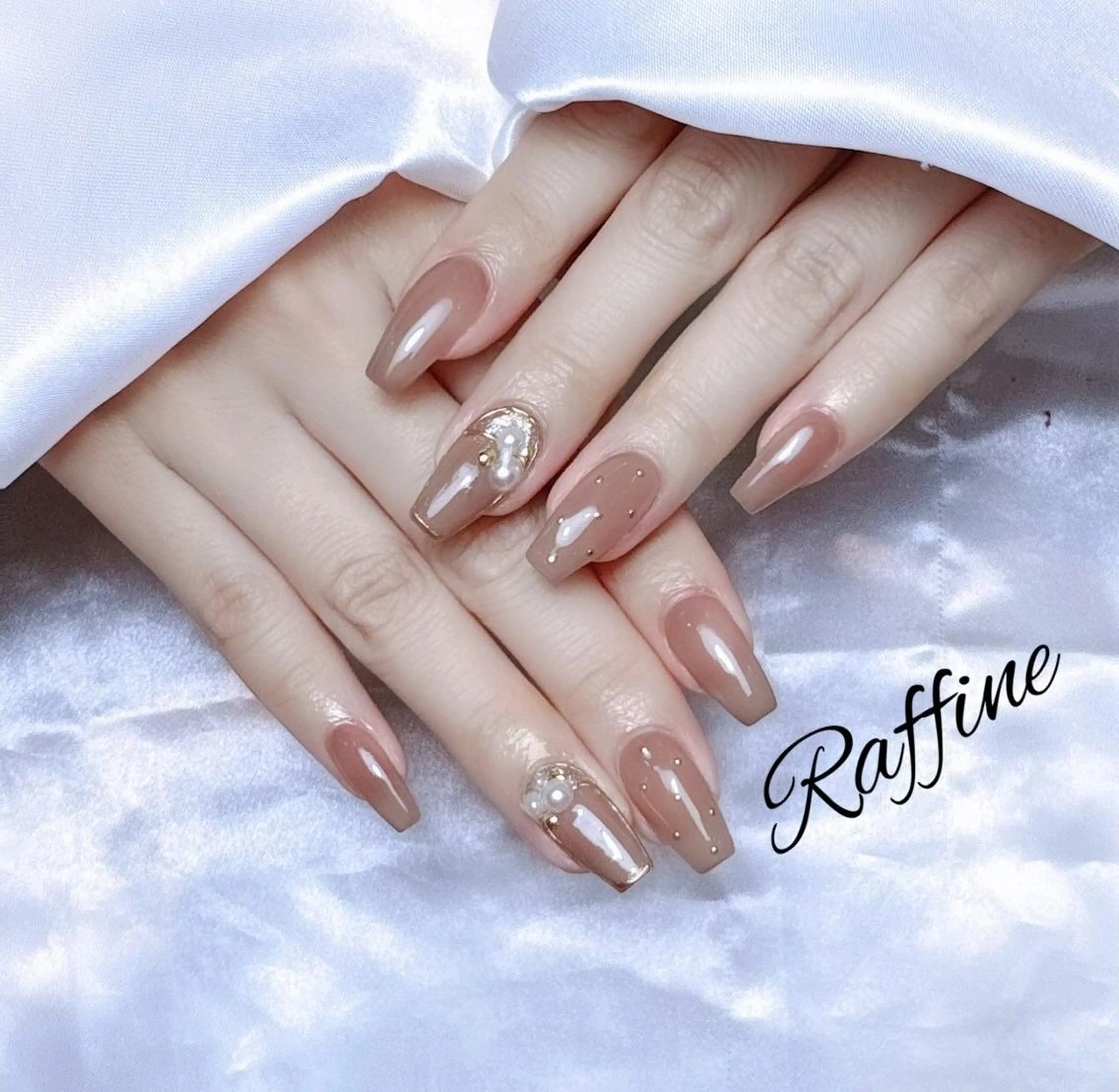 ネイル ハンドネイル RAFFINE haru🦋🩵のネイルデザイン