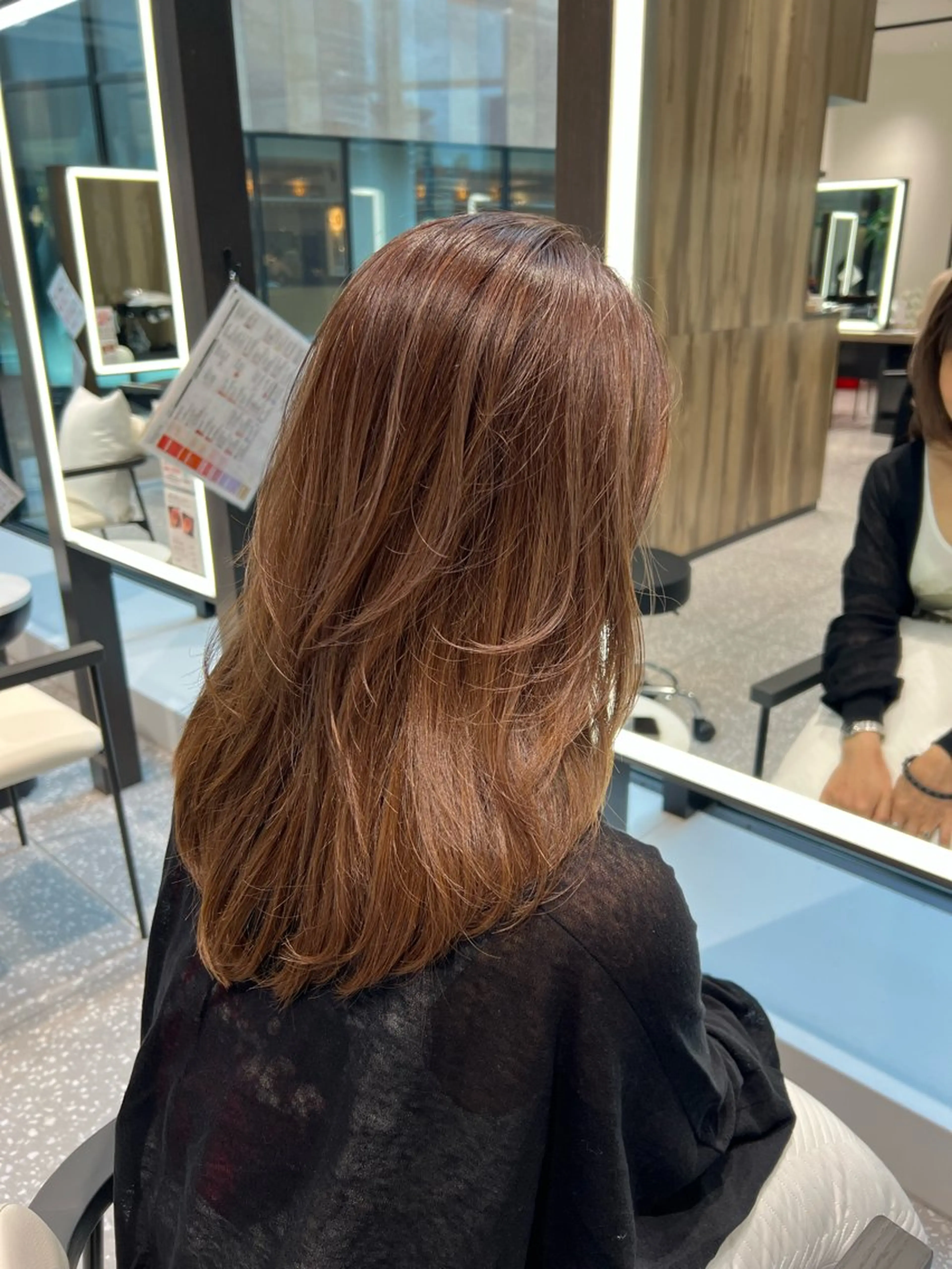 セミロング 田中 亜澄のヘアスタイル