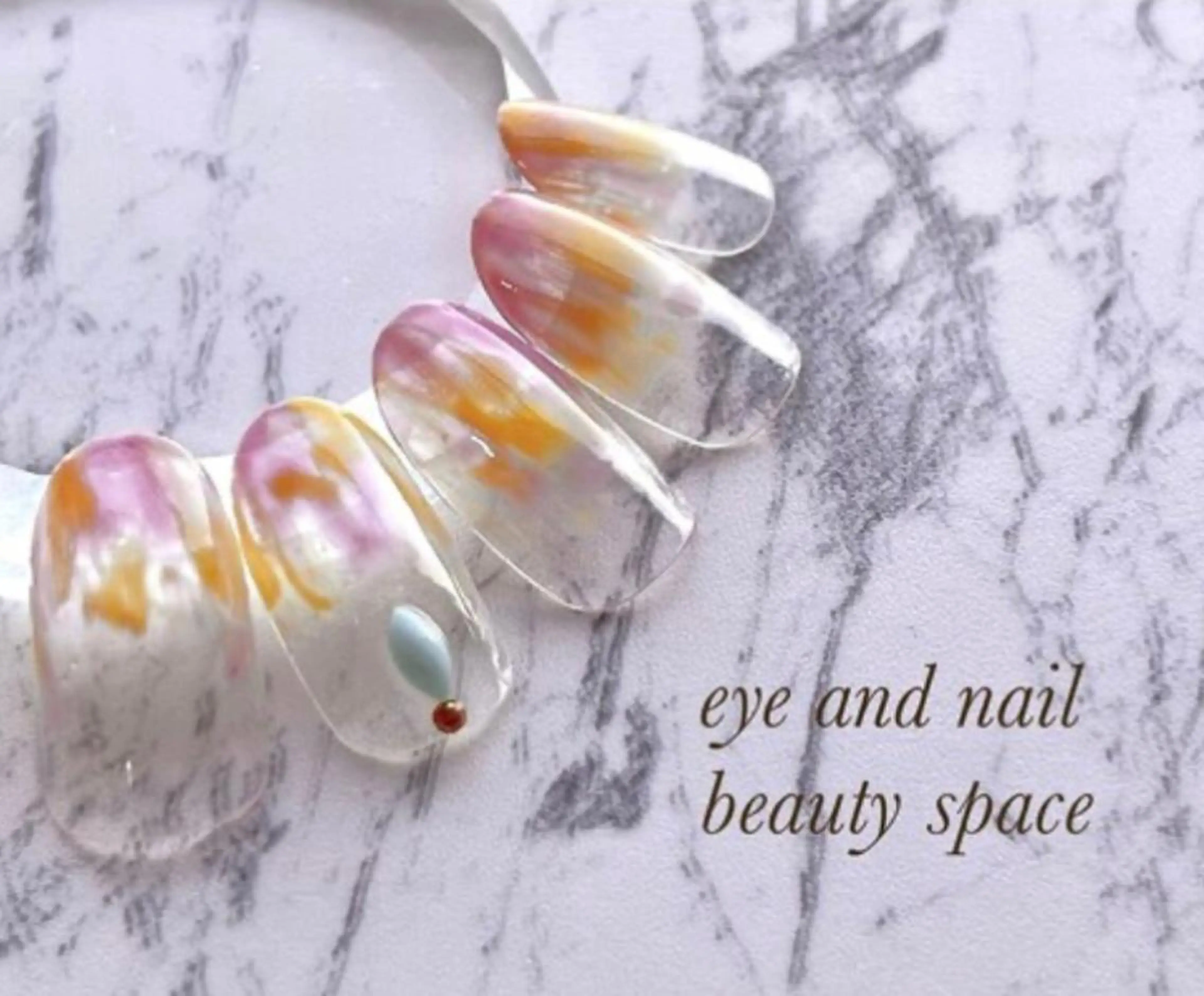 ネイル ニュアンスネイル 杉山 ネイリストのネイルデザイン