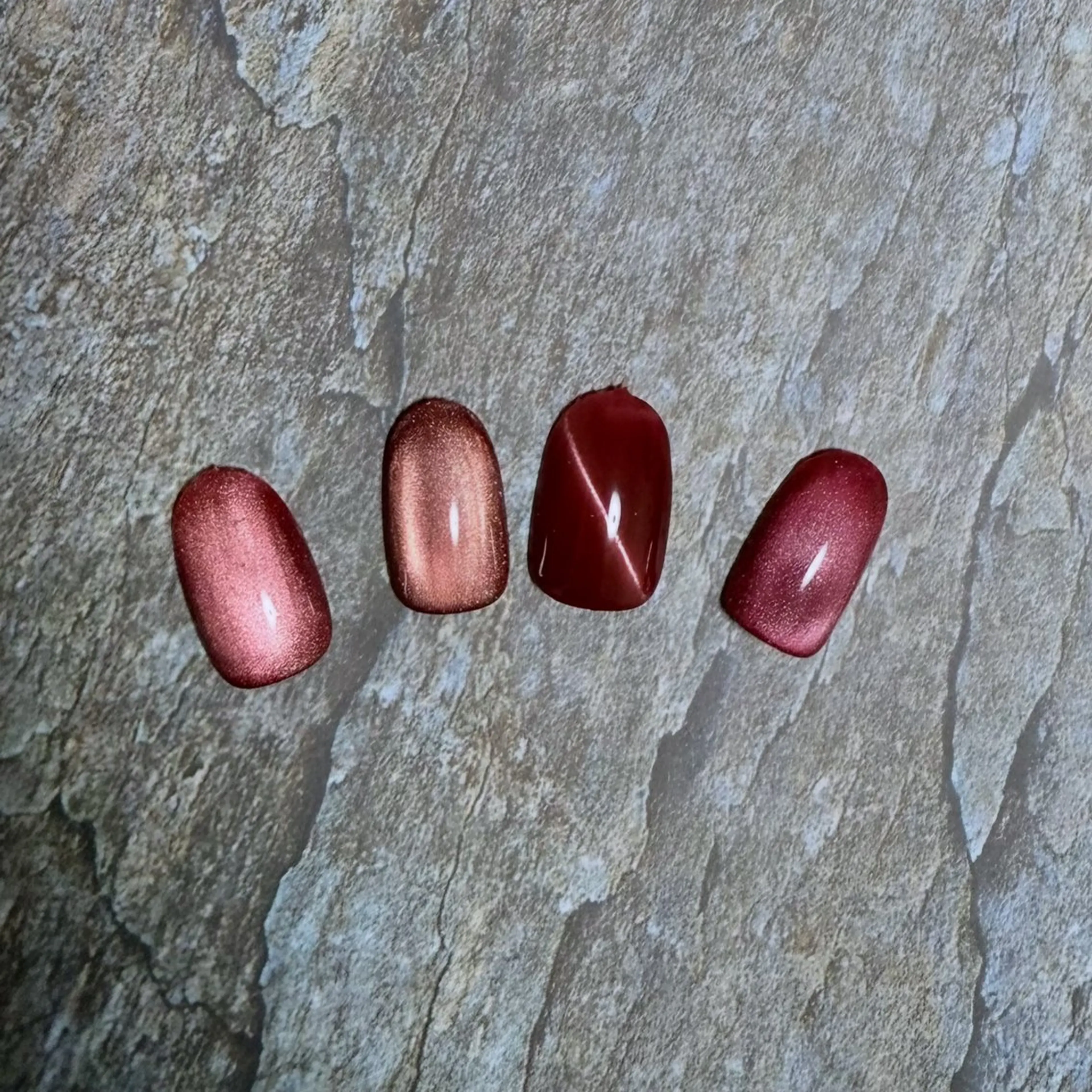 メンズ ネイル クリスマス キラキラネイル 赤色 冬ネイル クリスマス メンズガーデン yuriのネイルデザイン