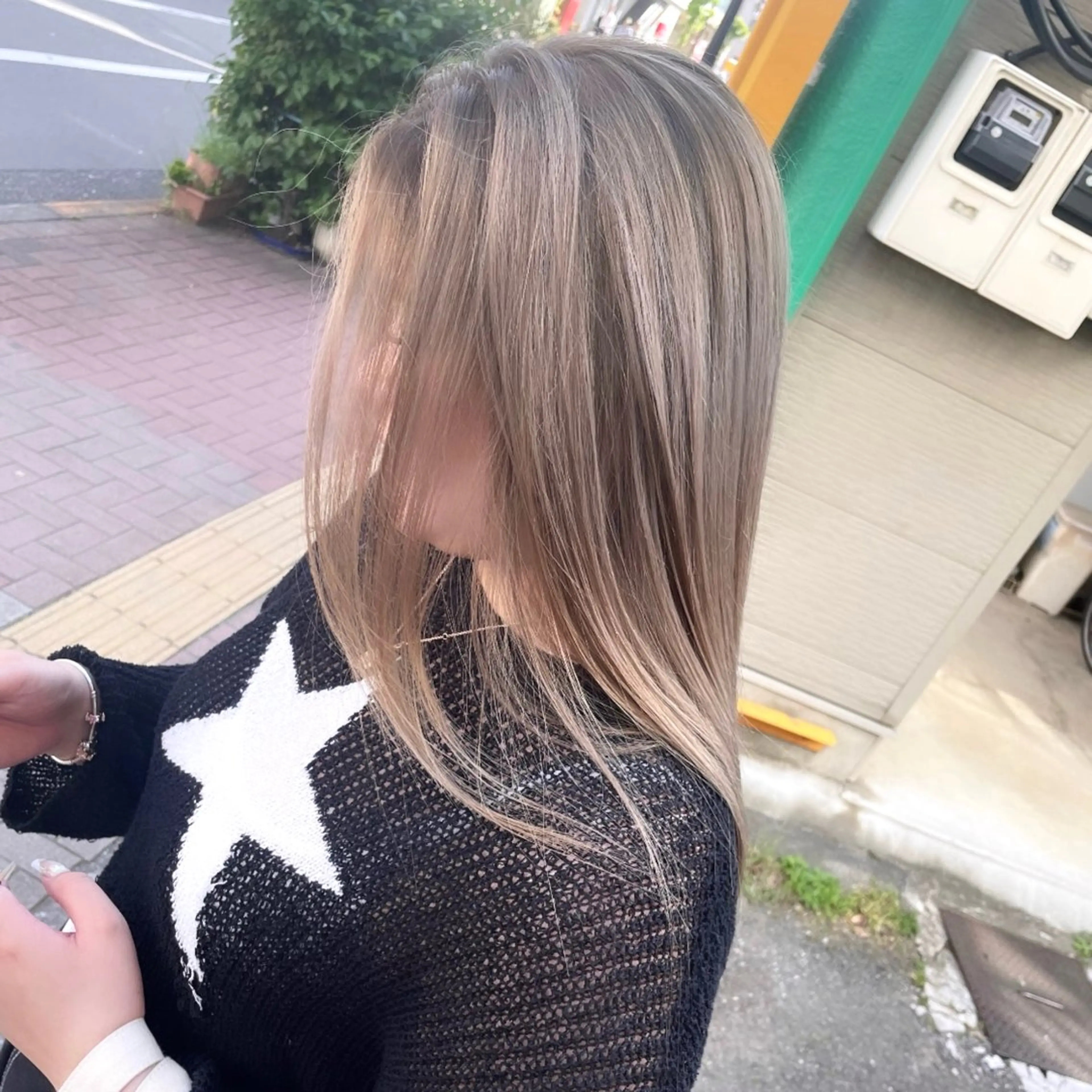 ロング カット ヘアカラー トリートメント ブリーチ/バレイヤ ージュ川端裕司のヘアスタイル