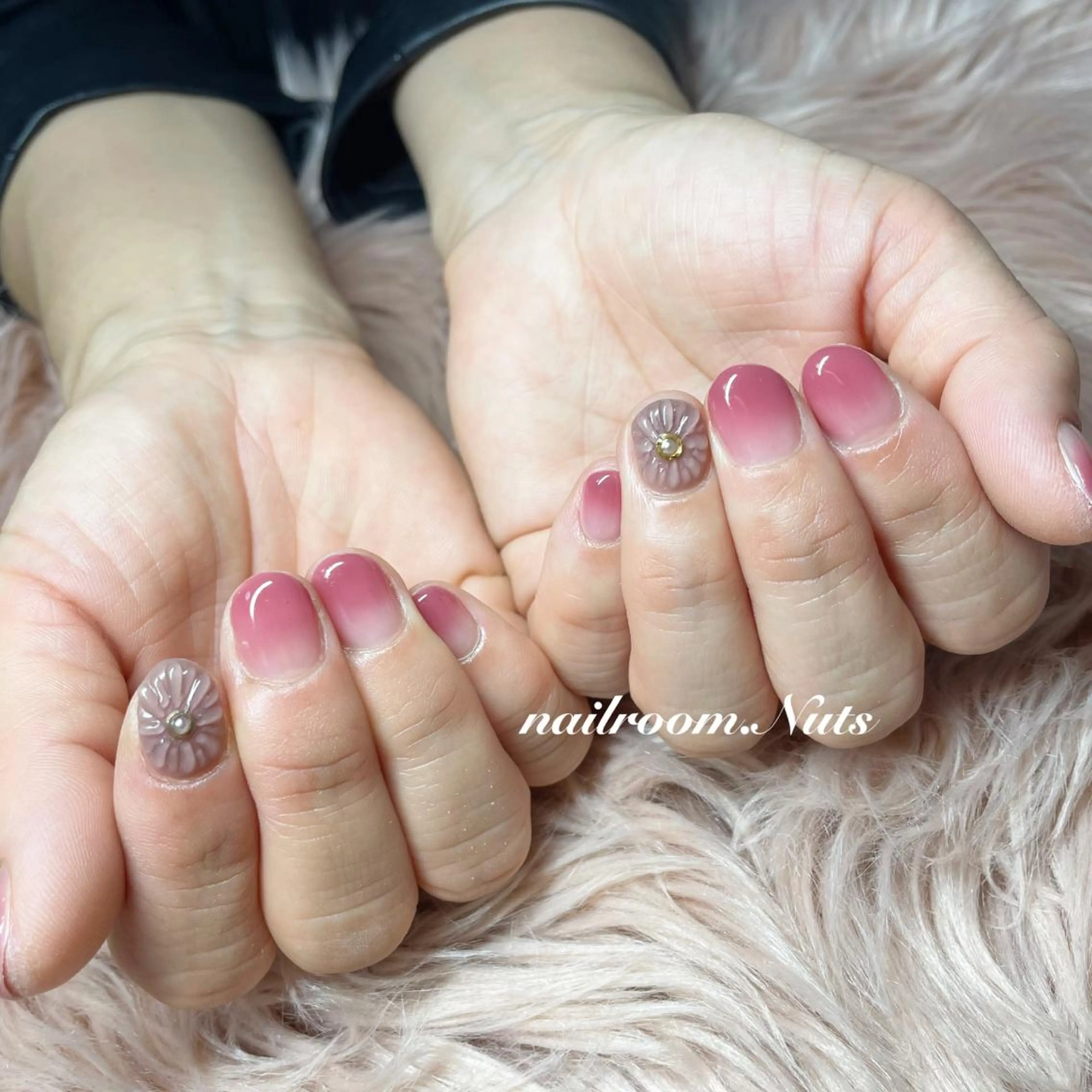 ネイル ハンドネイル nailsalon Nutsのネイルデザイン