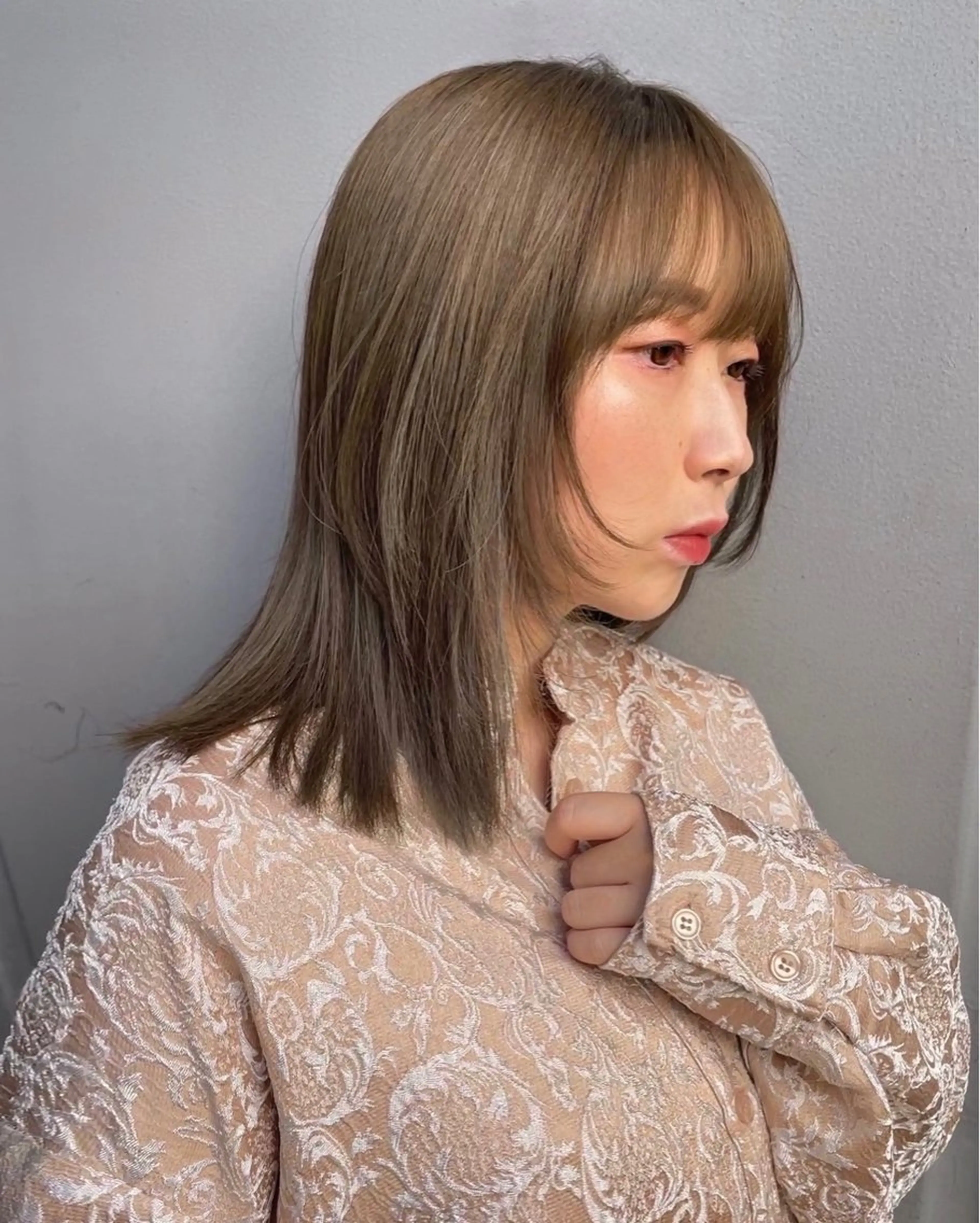 ミディアム カラー ベージュカラー ハイライトカラー オリーブカラー ハイライト カラー/レイヤー/ 髪質改善/PAAQのヘアスタイル