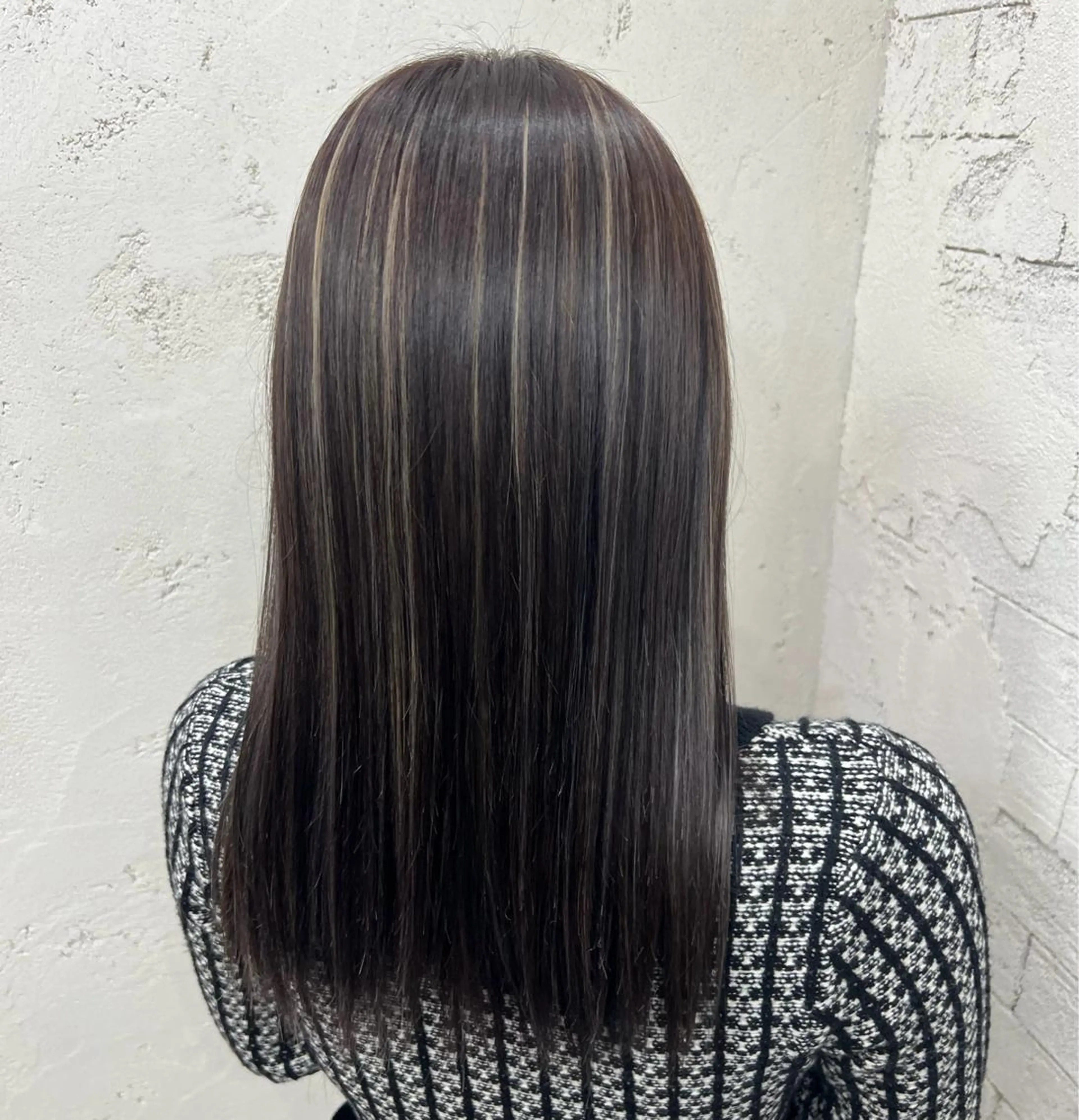 セミロング ハイライト yuuna 🤎のヘアスタイル