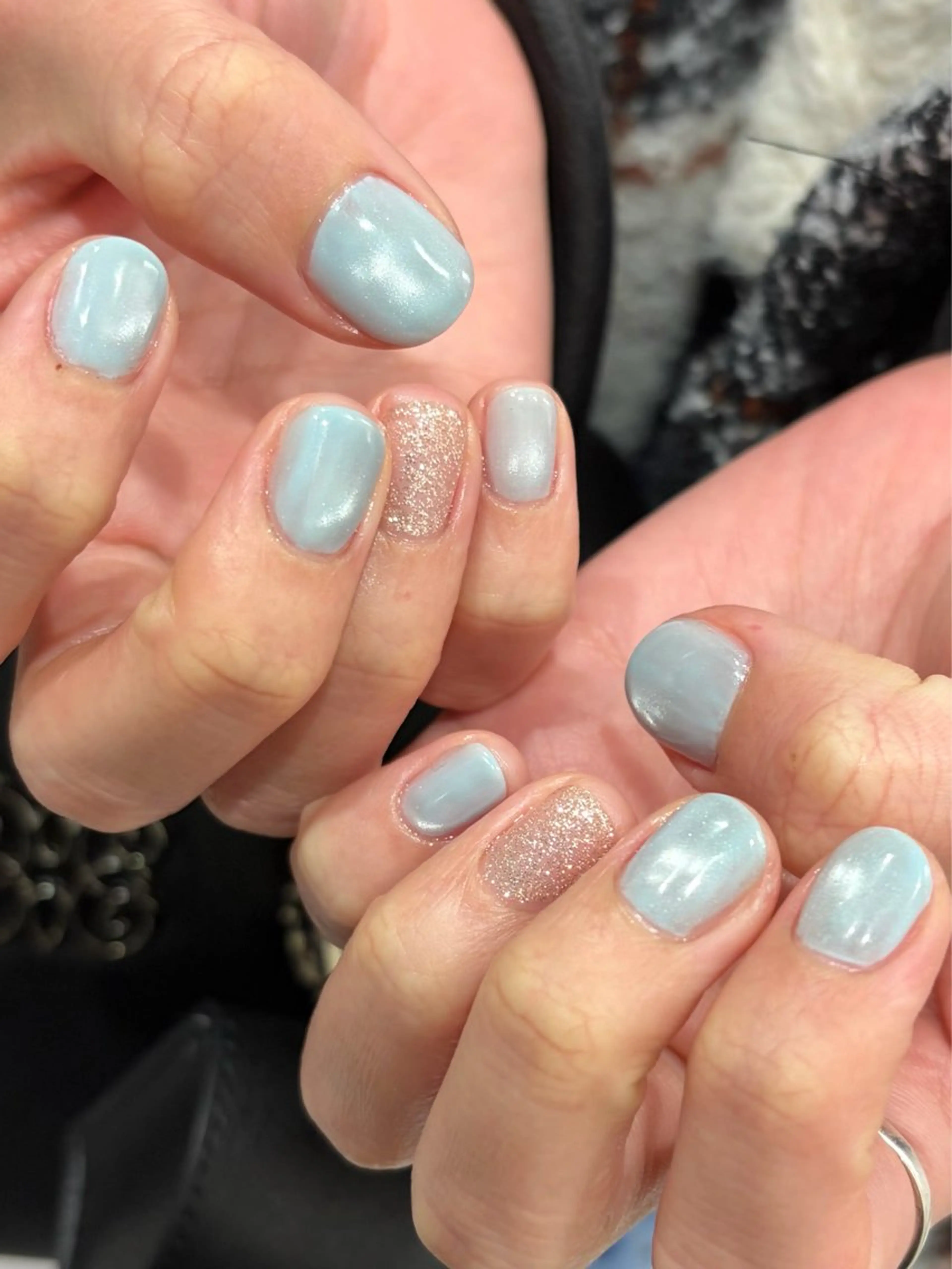 ネイル クリアネイル フラッシュネイル 氷ネイル・うるうるネイル キラキラネイル 水色 ハンドネイル nailmum jijiのネイルデザイン