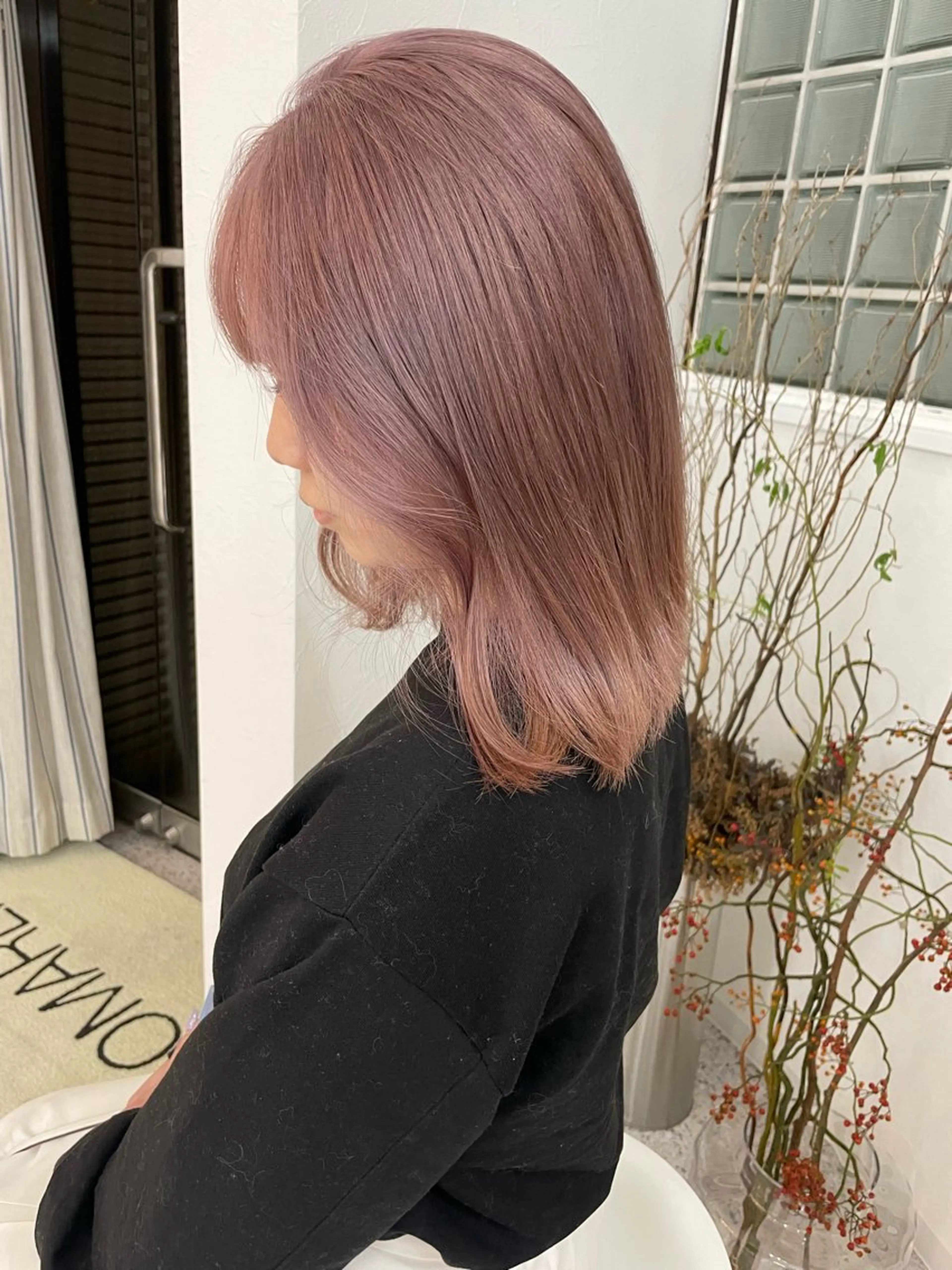ミディアム カラー JIEN MIUのヘアスタイル