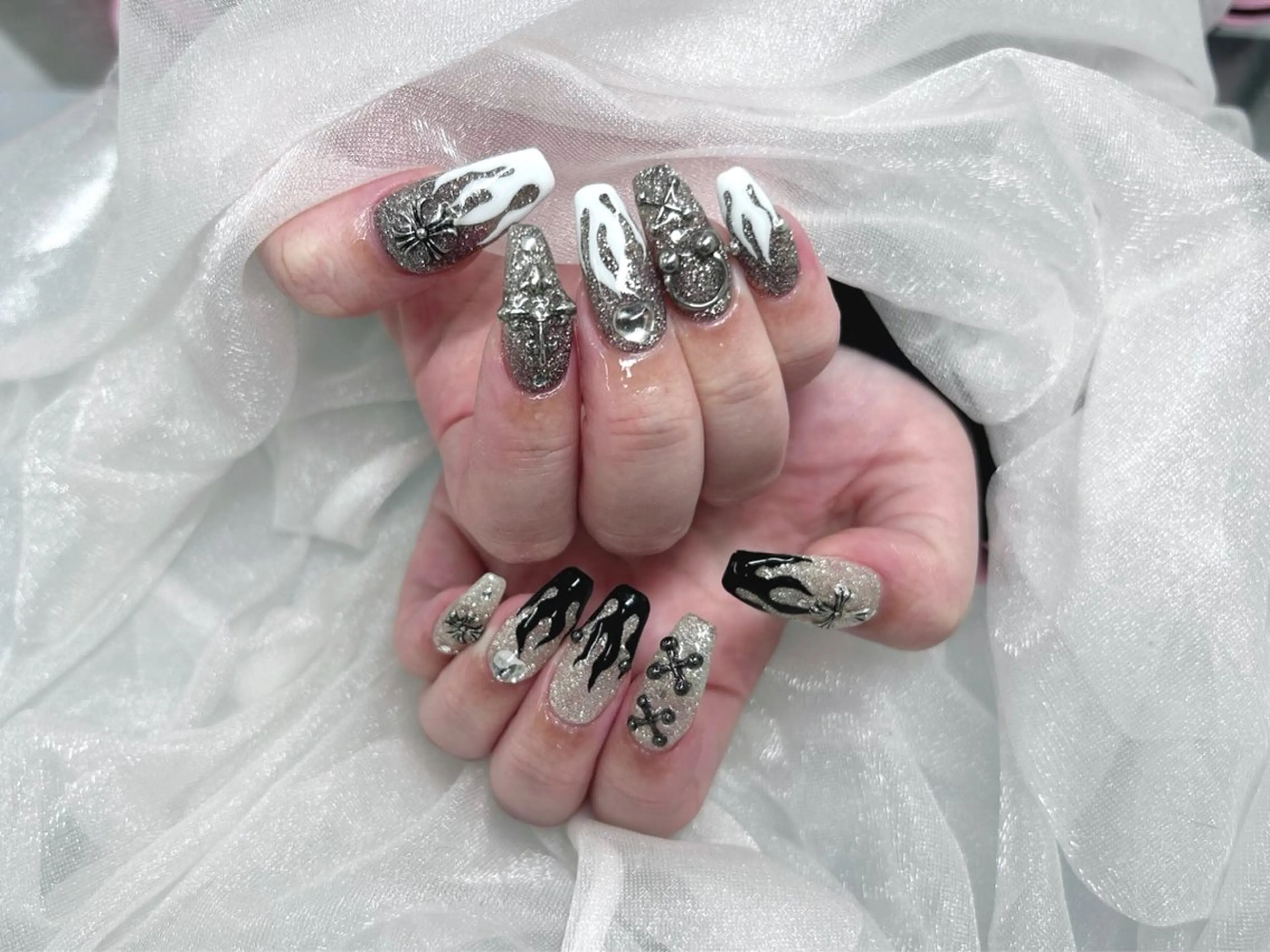 ネイル 持ち込み 加藤 楓子のネイルデザイン