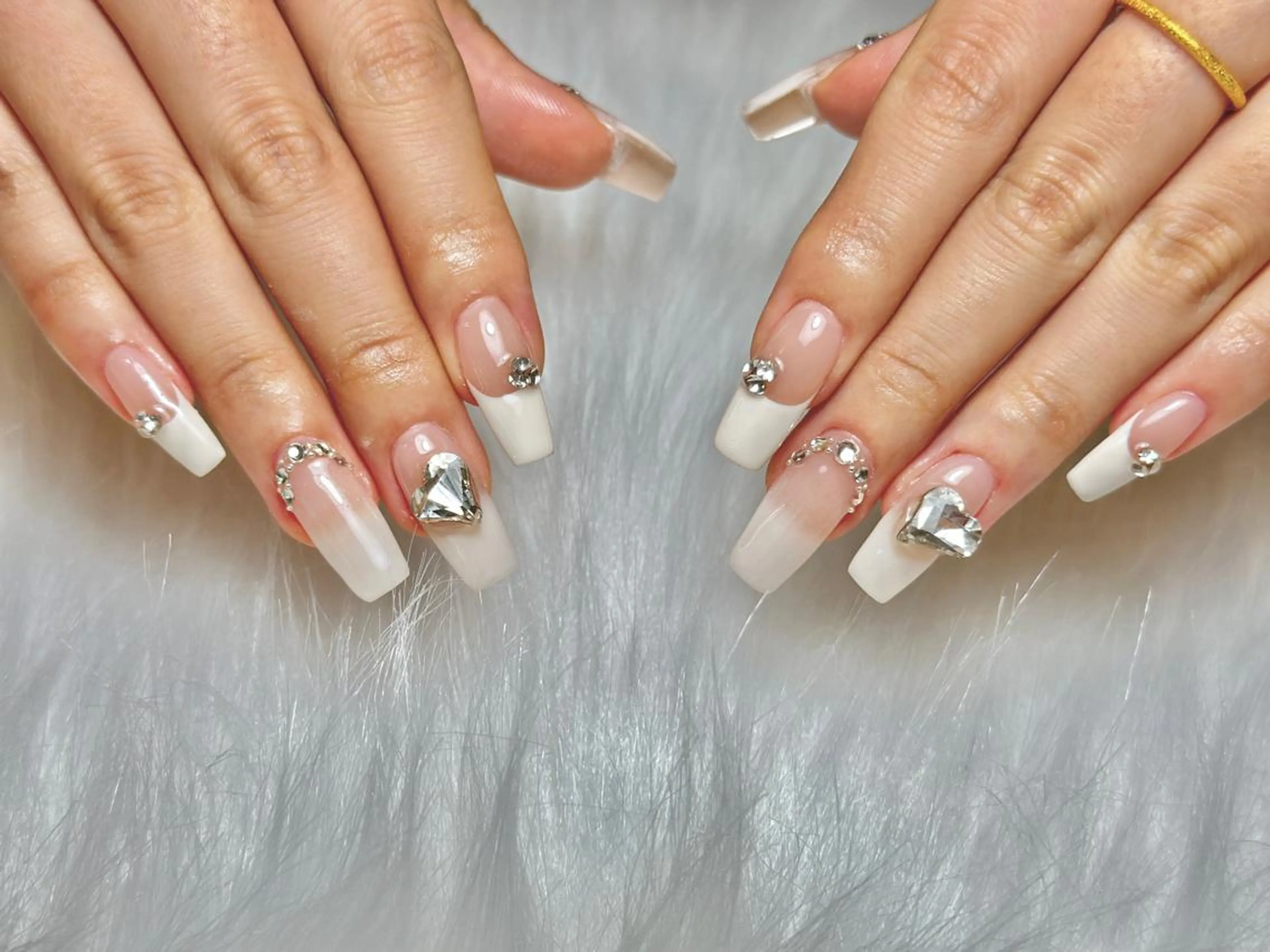 ネイル ハンドネイル Mona【パラジェル ・長さ出し専門店】のネイルデザイン