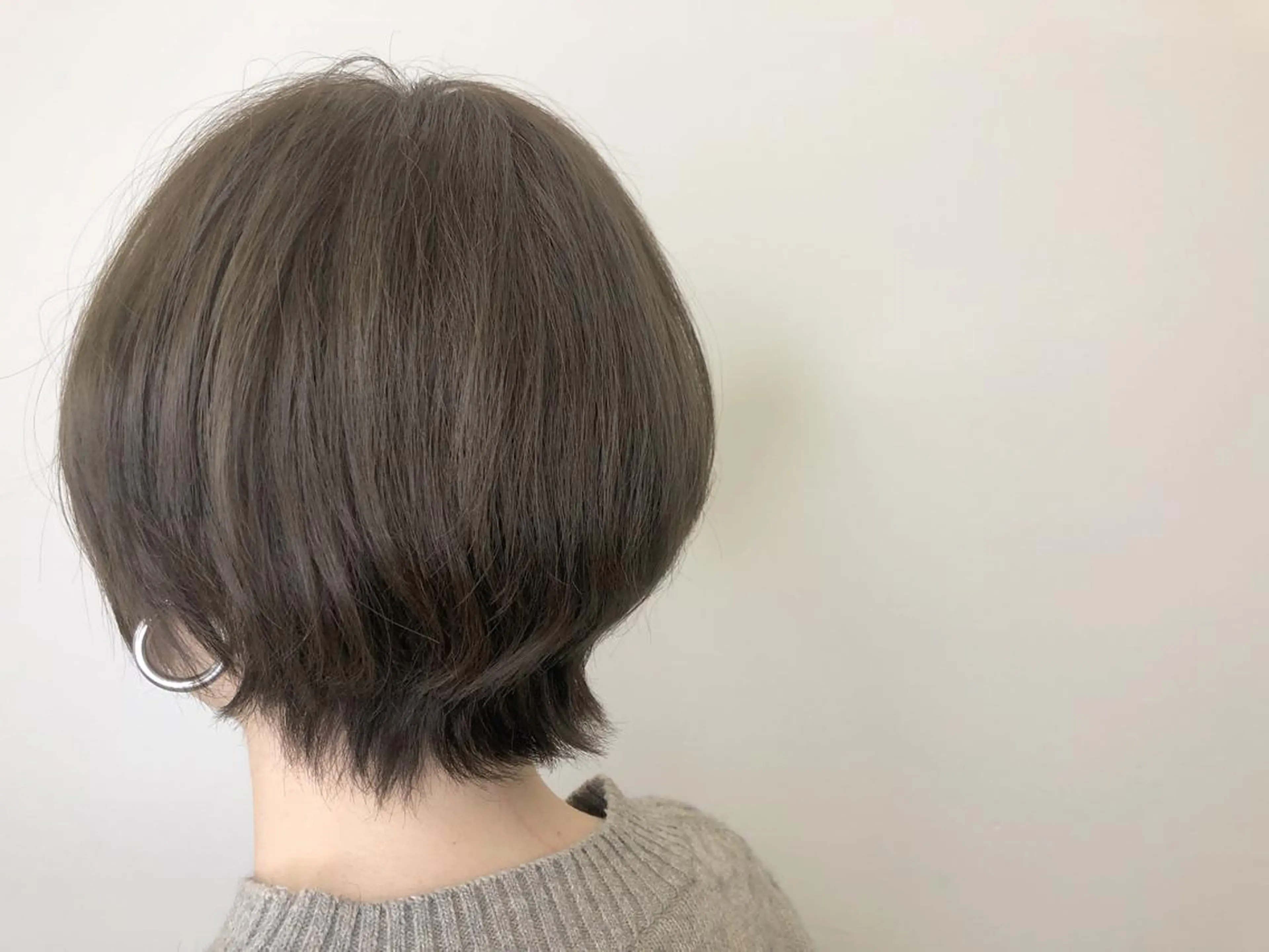 ショート カラー ベージュカラー メンズ レイヤー ウルフ 弓木啓輔のヘアスタイル