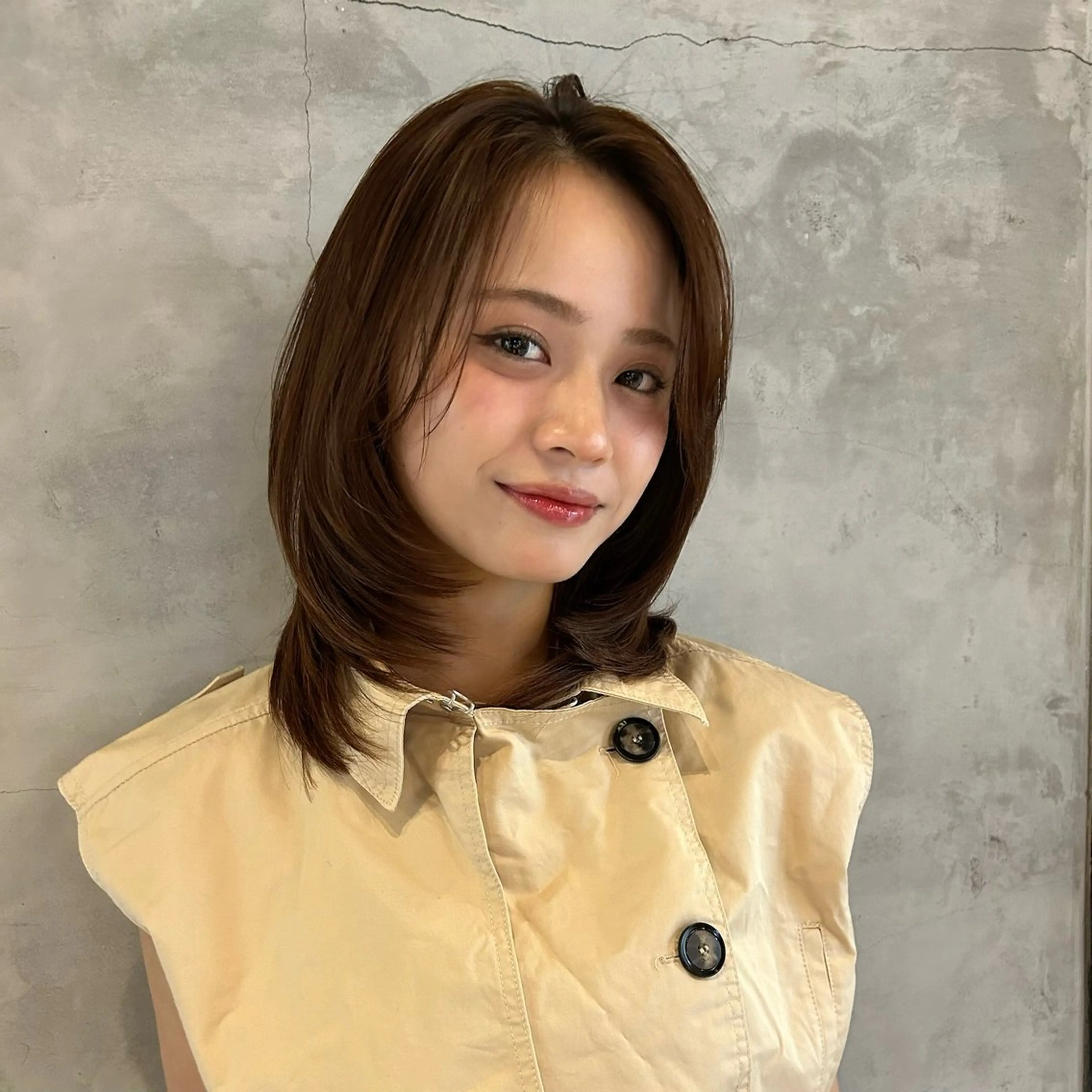 ミディアム カラー ミディアムレイヤー ベージュカラー レイヤーカット カット ヘアカラー トリートメント ベージュ/透明感/ レイヤー/あやか💕のヘアスタイル