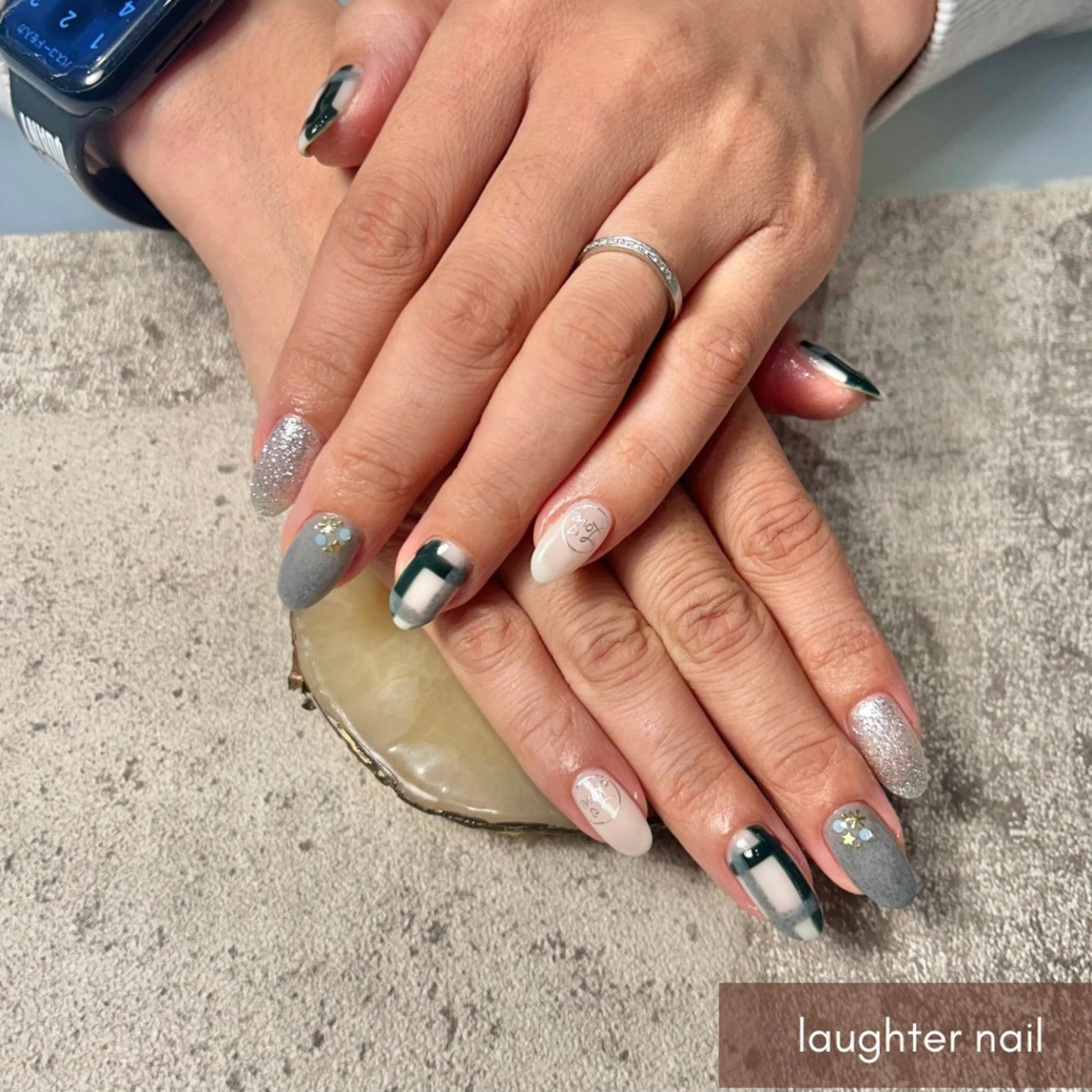 ネイル アートネイル 長さ出し ジェルネイル キラキラネイル マグネットネイル ハンドネイル laughter nailのネイルデザイン