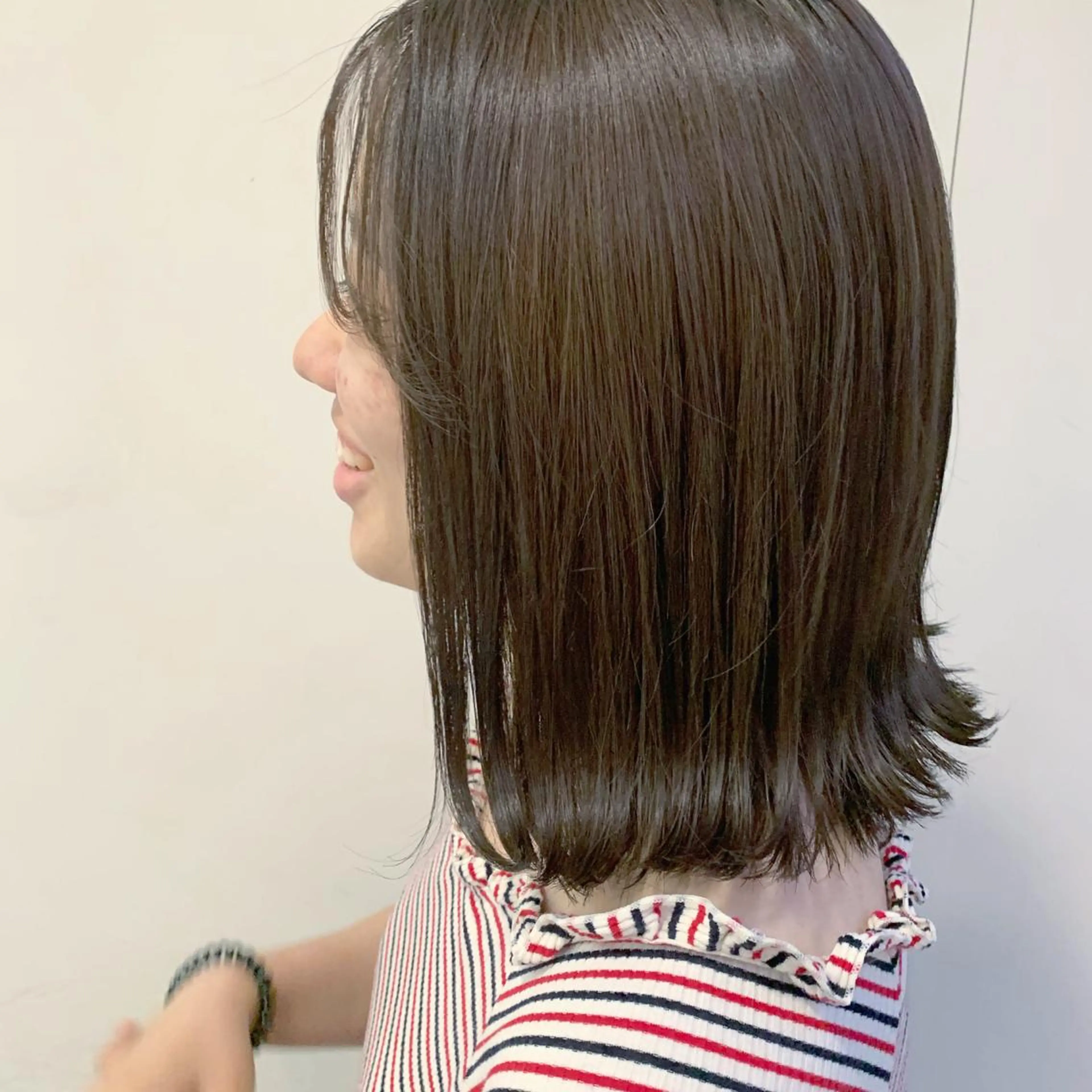 カラー 山口 莉奈のヘアスタイル