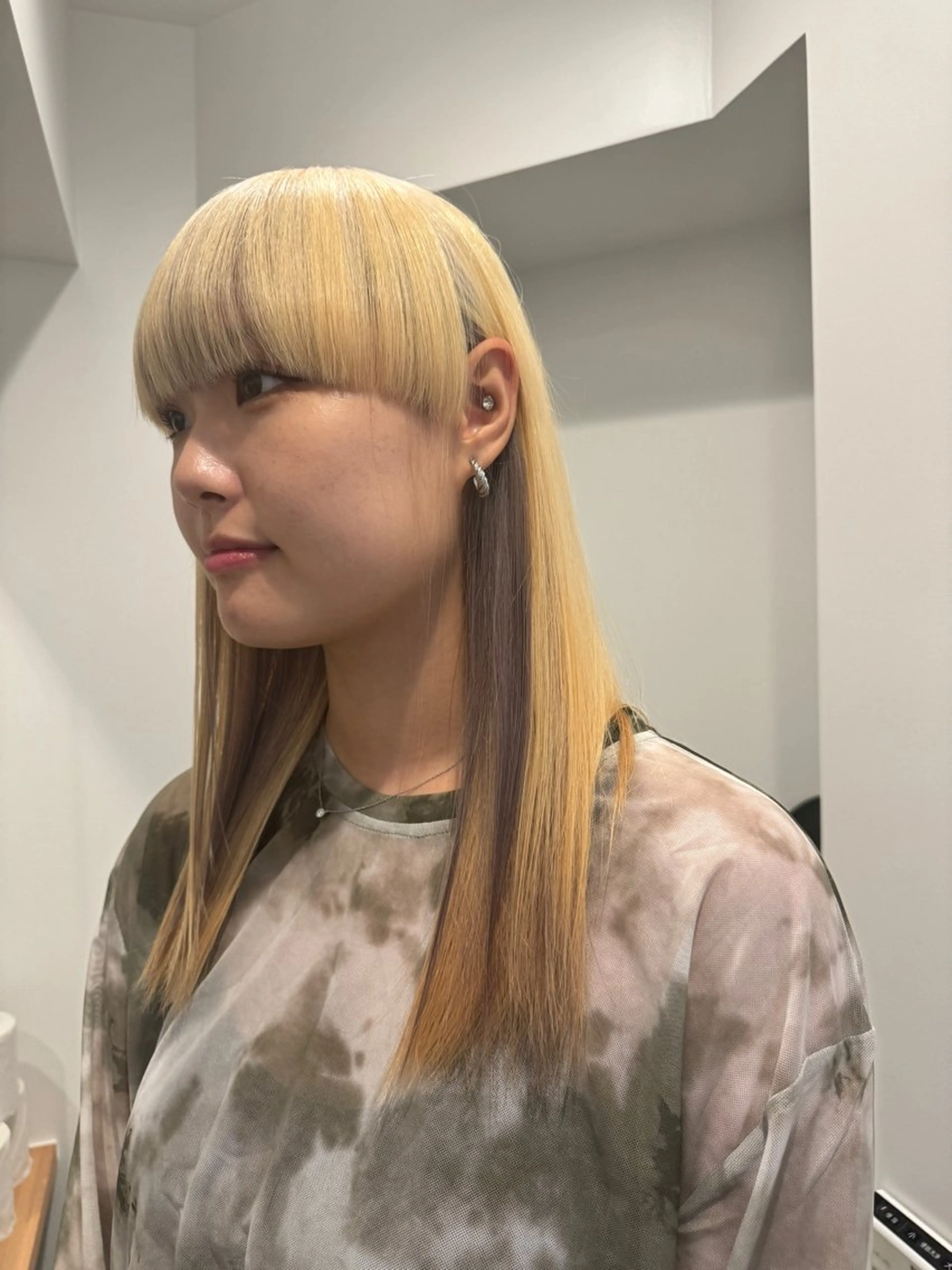 ロング カラー 切りっぱなしボブ レイヤー/縮毛矯正のヘアスタイル