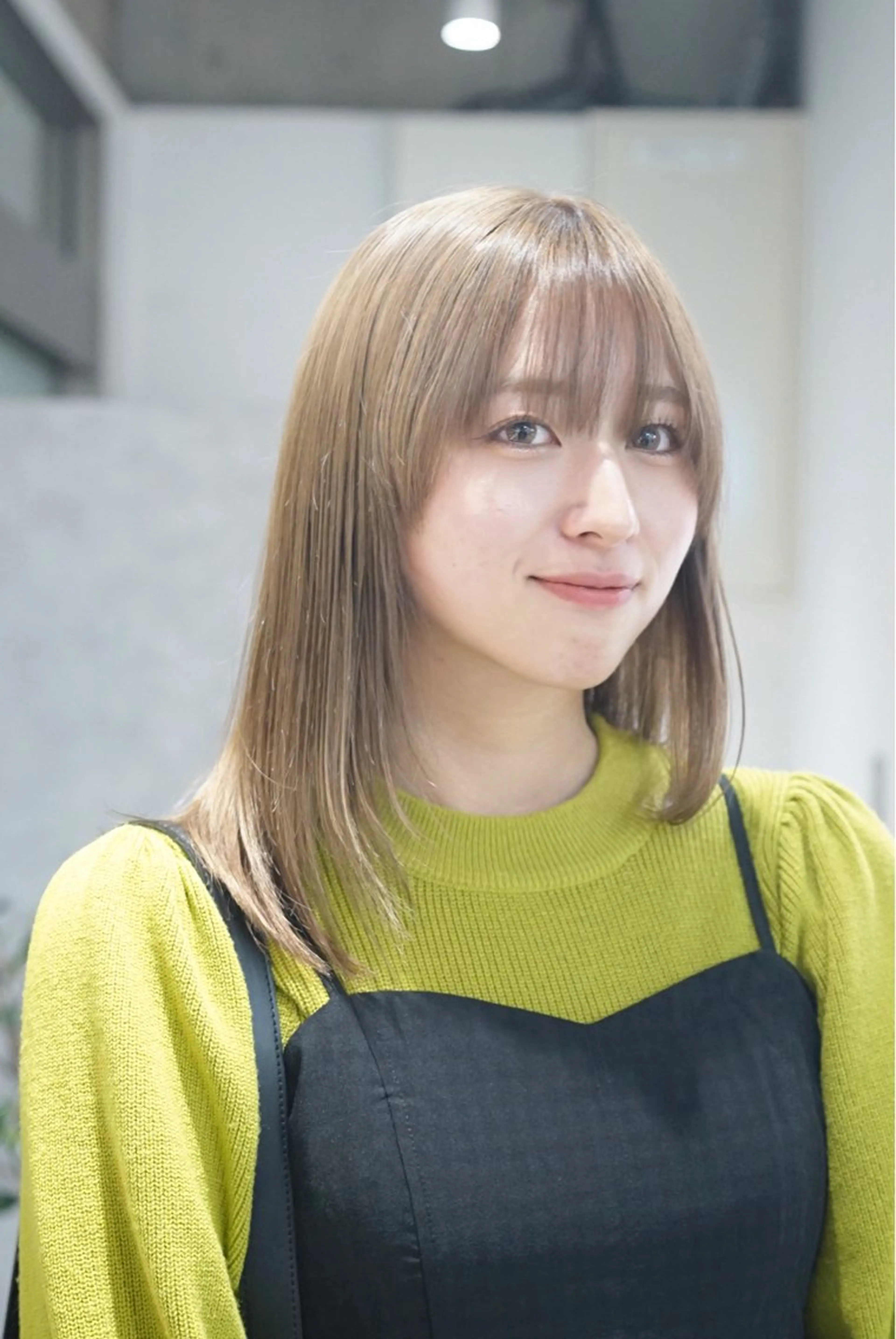 セミロング カラー 月100人以上 髪質改善施術｜谷口のヘアスタイル