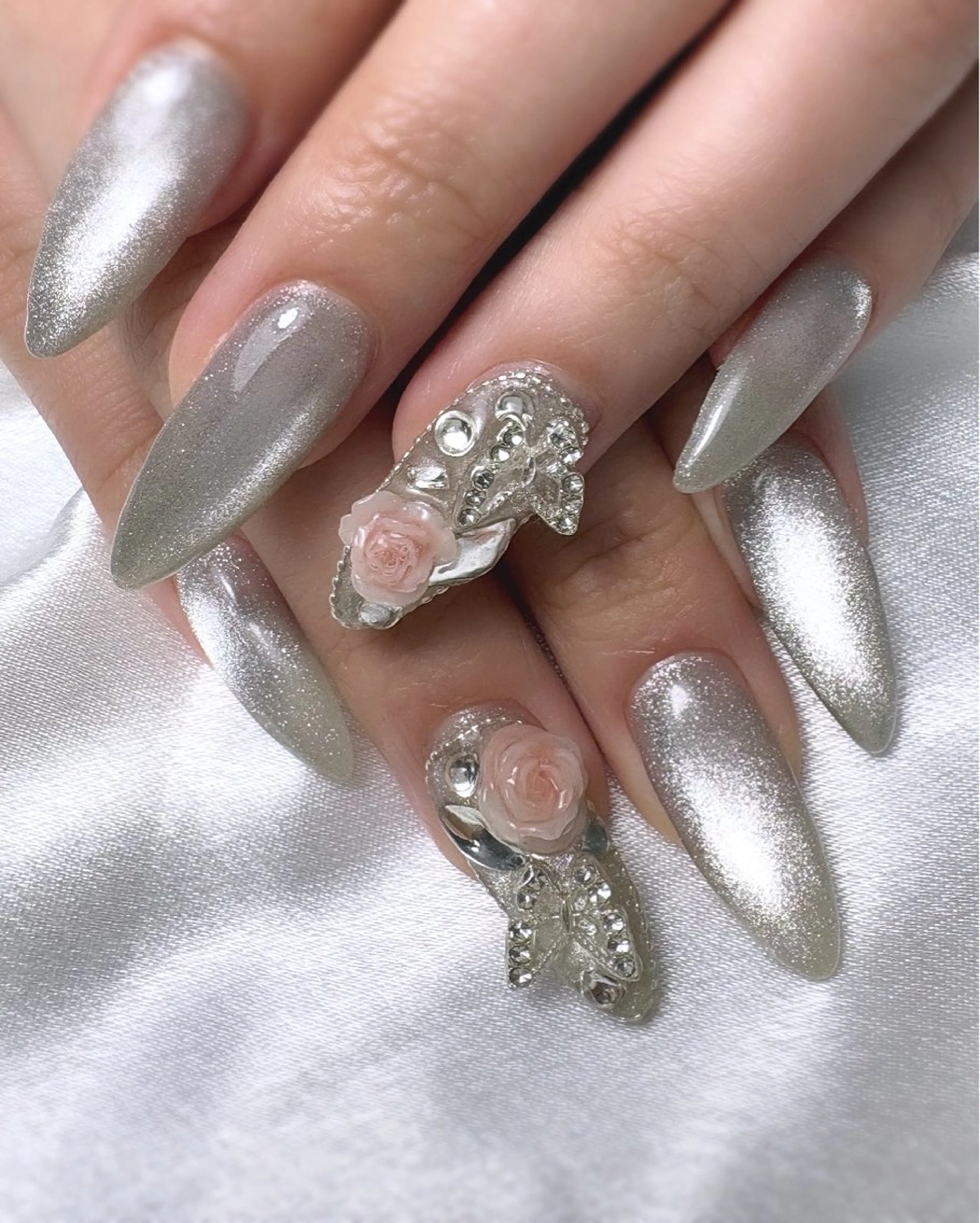 ネイル ストーンネイル ハンドネイル nailsalon Ecliaのネイルデザイン