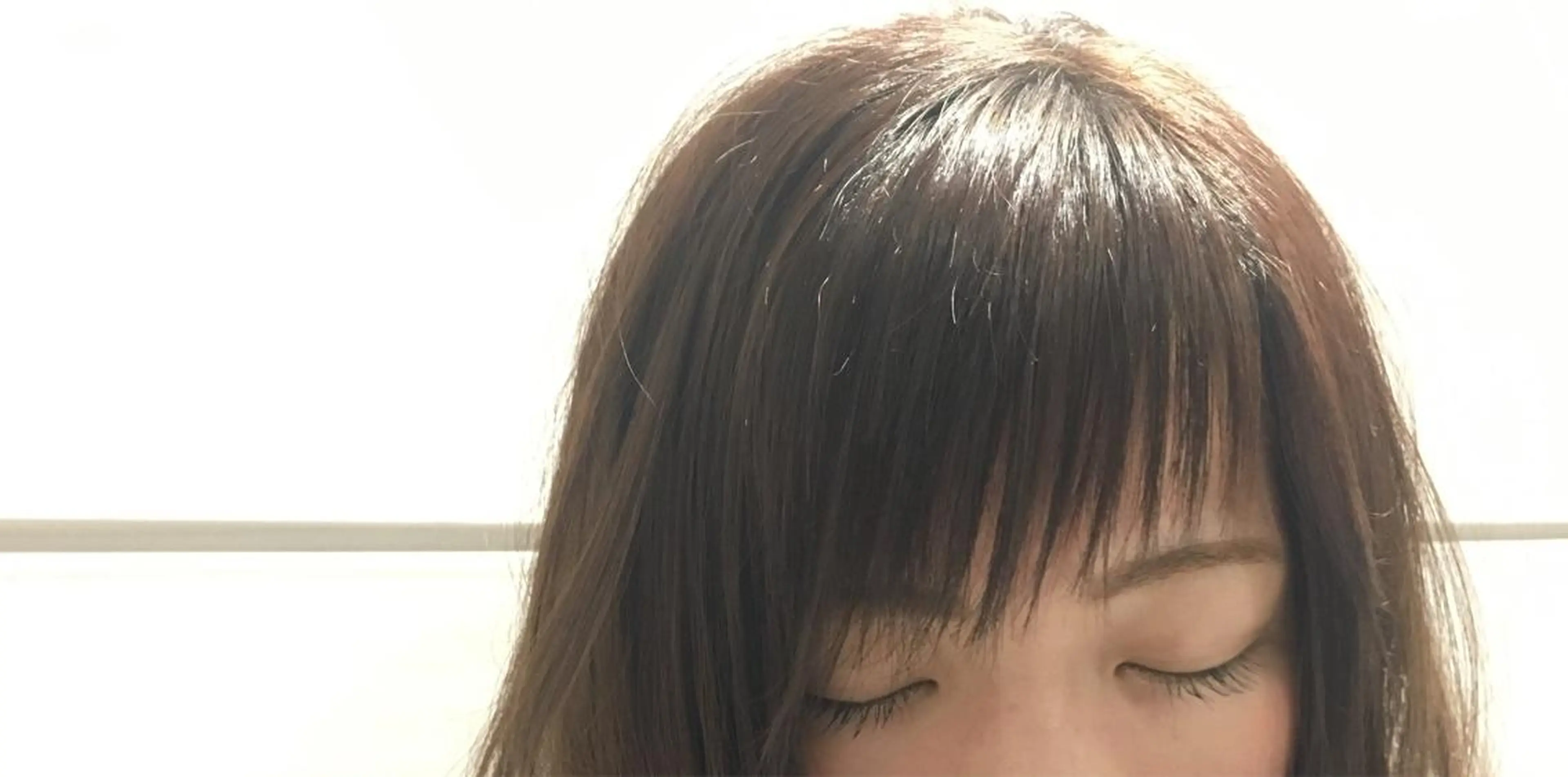 ロング オン眉 シースルーバング 佐藤 結花のヘアスタイル